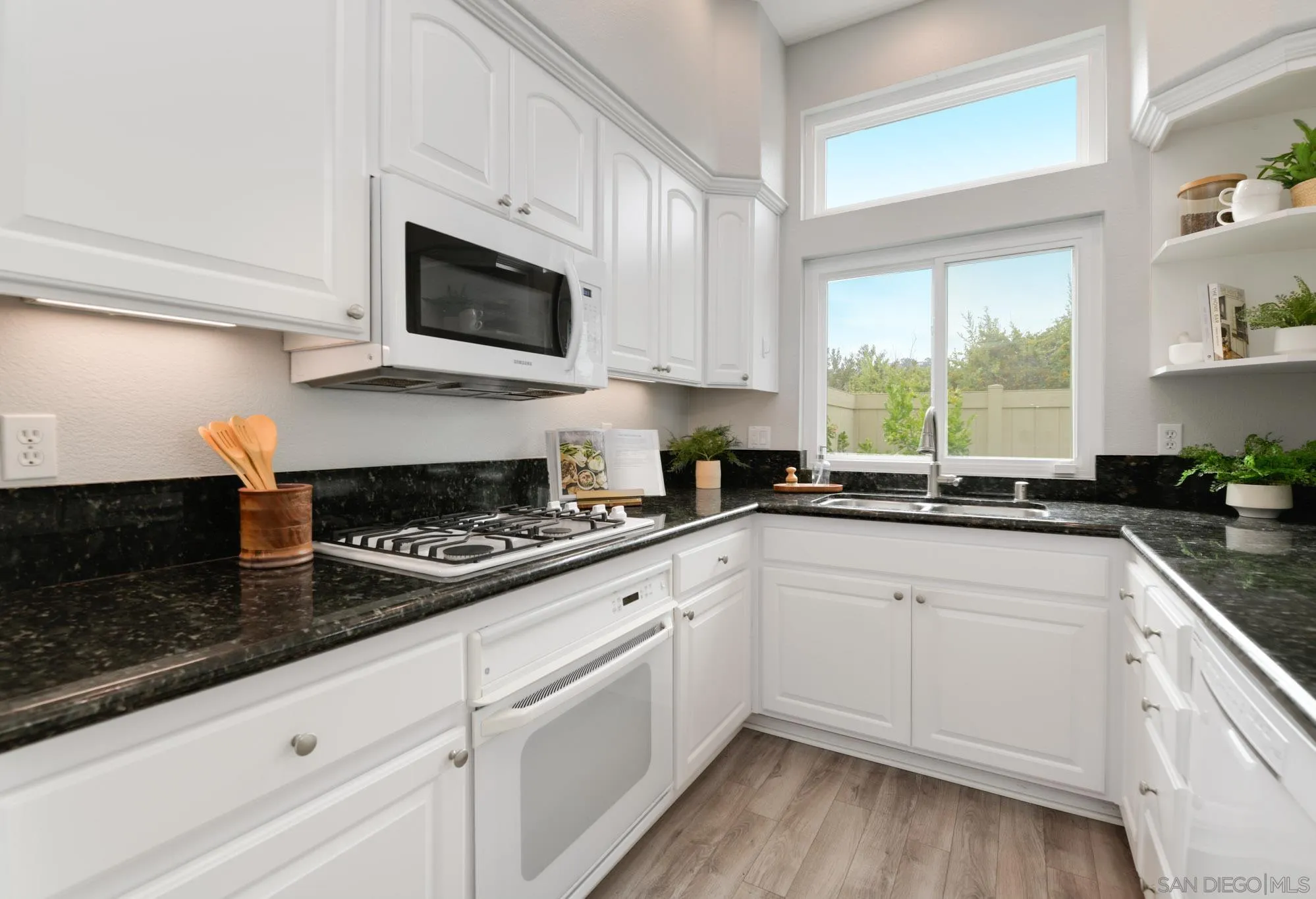 https://cdn.realtyfeed.com/cdn/127/250036978/a40f96a96da79388e42e3eef163758f4.webp