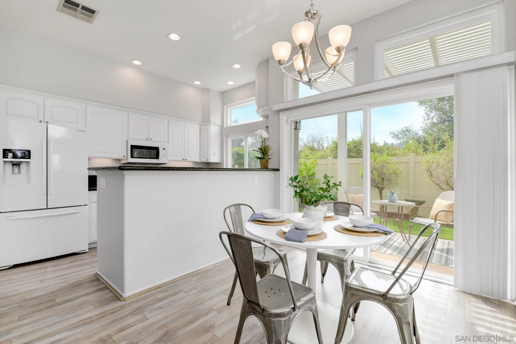 https://cdn.realtyfeed.com/cdn/127/250036978/aa0927d4e6b64426763444d4b0935ccb.webp