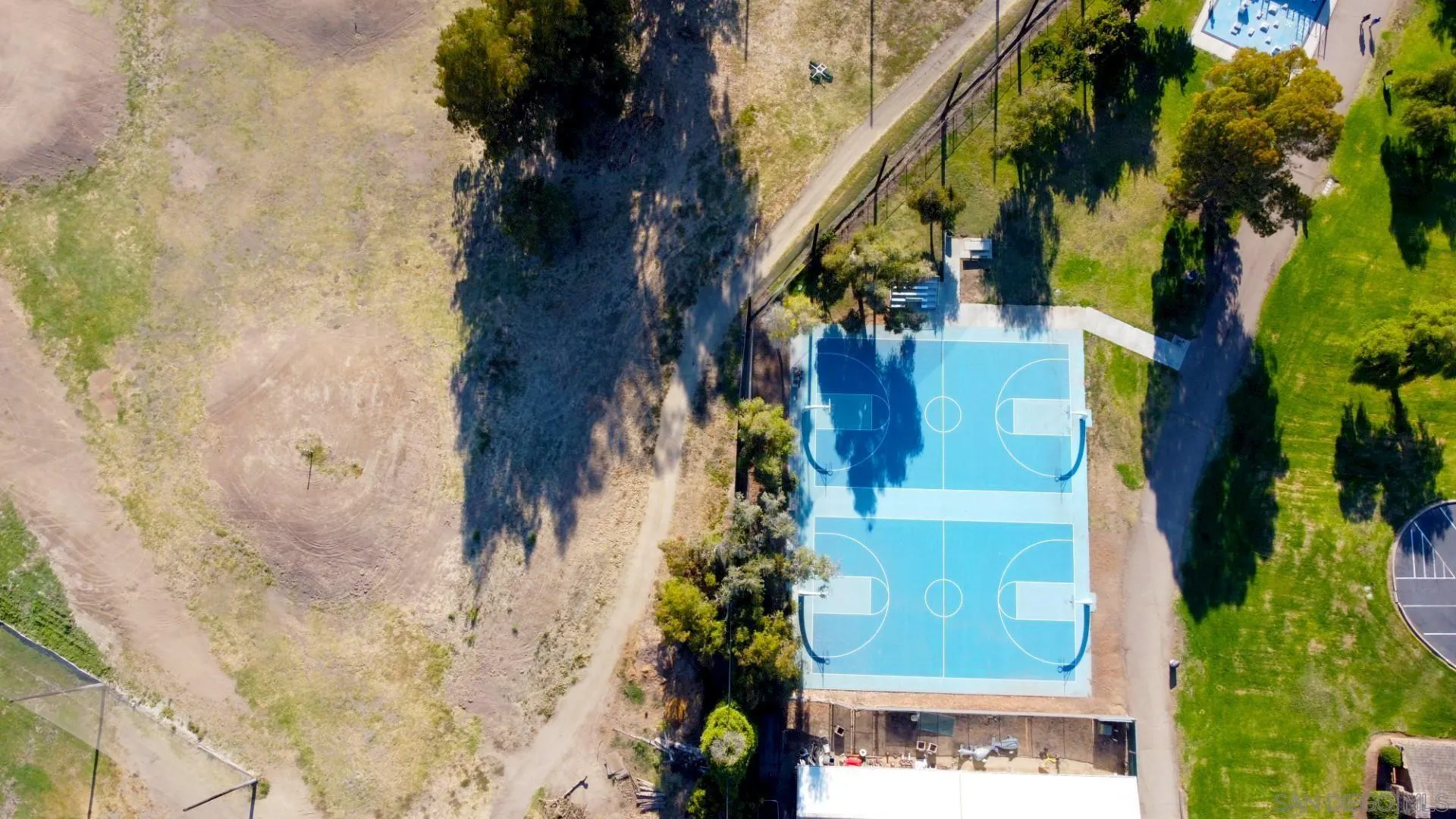 https://cdn.realtyfeed.com/cdn/127/250036980/07176d4ee56bf4fe42cc5218cde8a557.webp