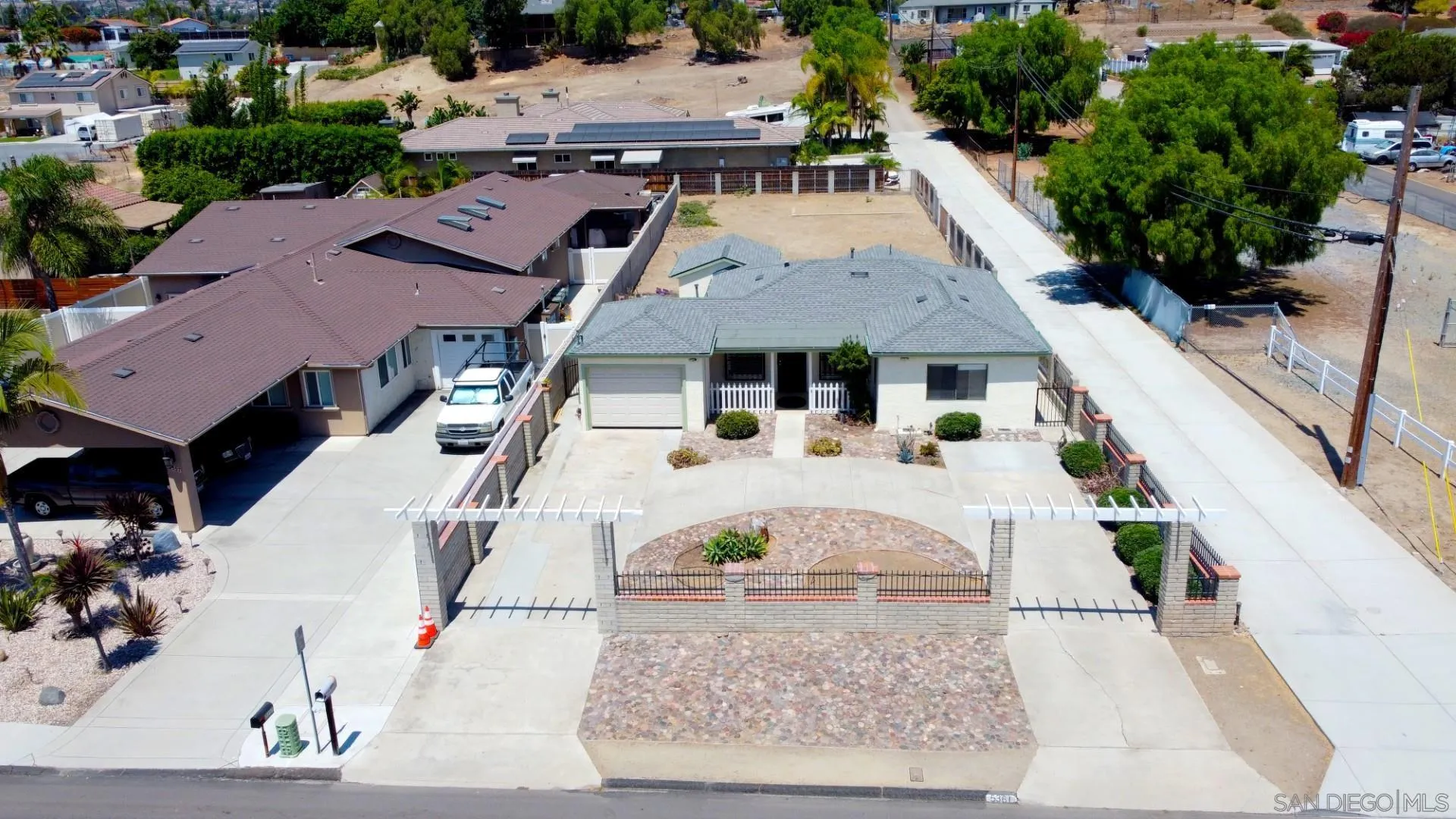 https://cdn.realtyfeed.com/cdn/127/250036980/18754a355c29caf47b6809d83a67dc91.webp