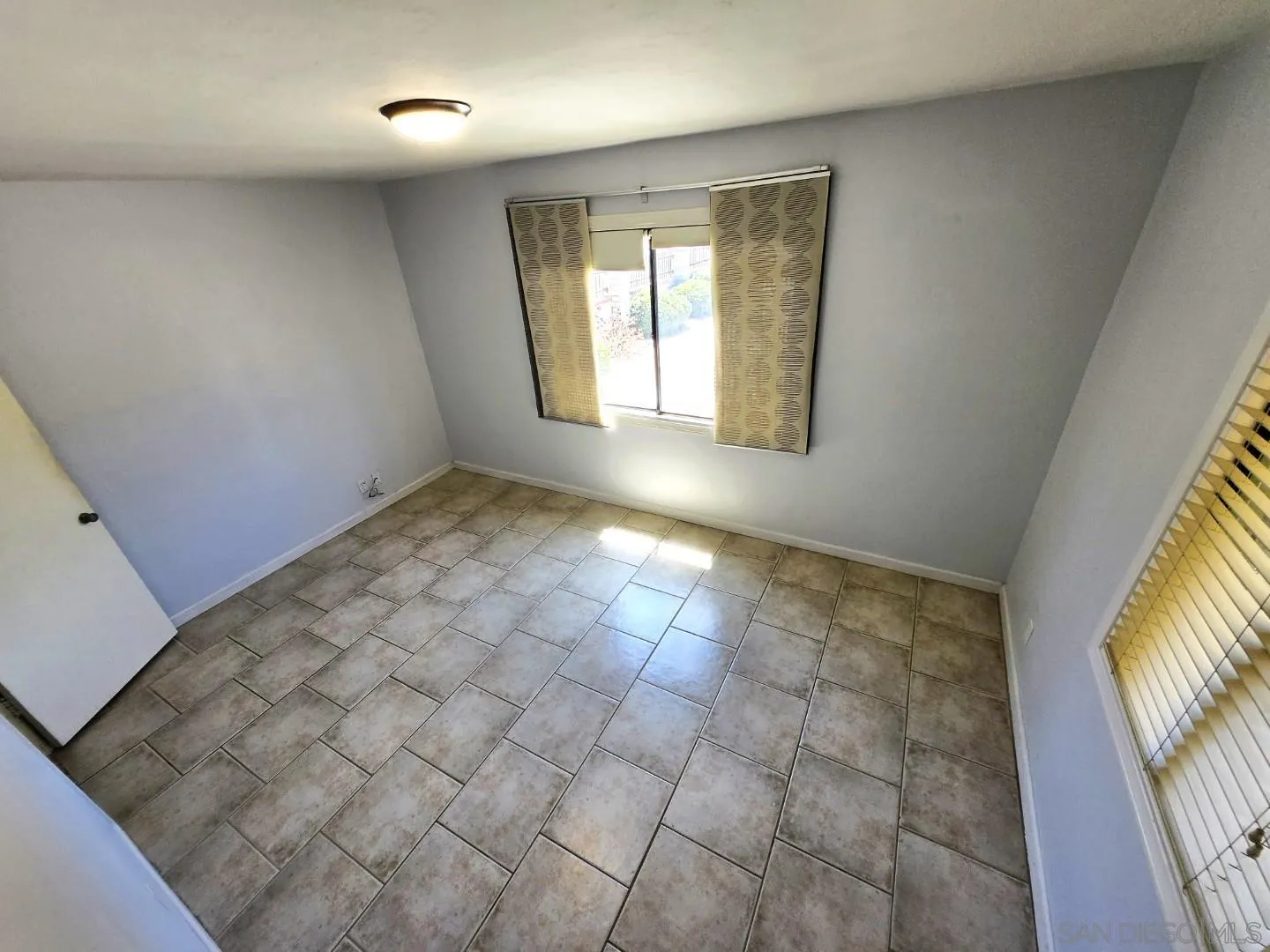 https://cdn.realtyfeed.com/cdn/127/250036980/314eb1b717e74e2bedeedcb5fa6d660a.webp