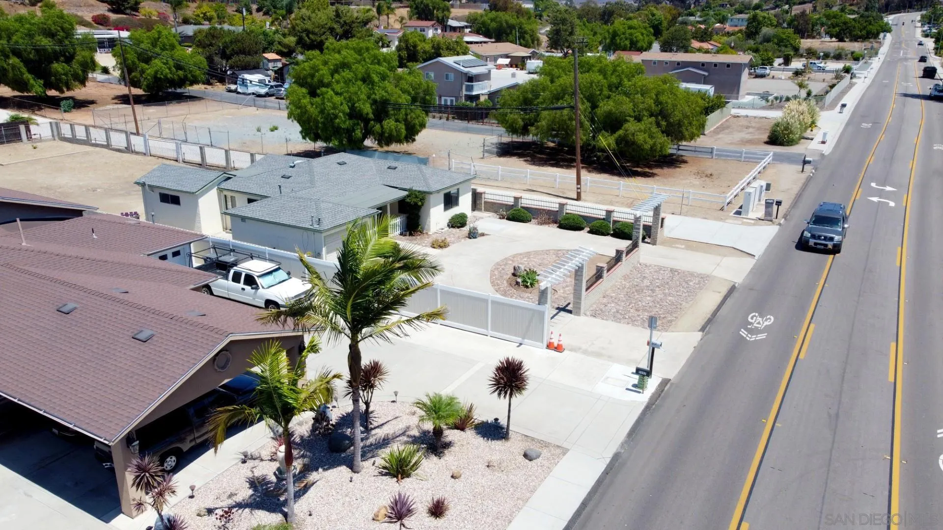 https://cdn.realtyfeed.com/cdn/127/250036980/6db8462dc886435ba819099119ef2d3e.webp