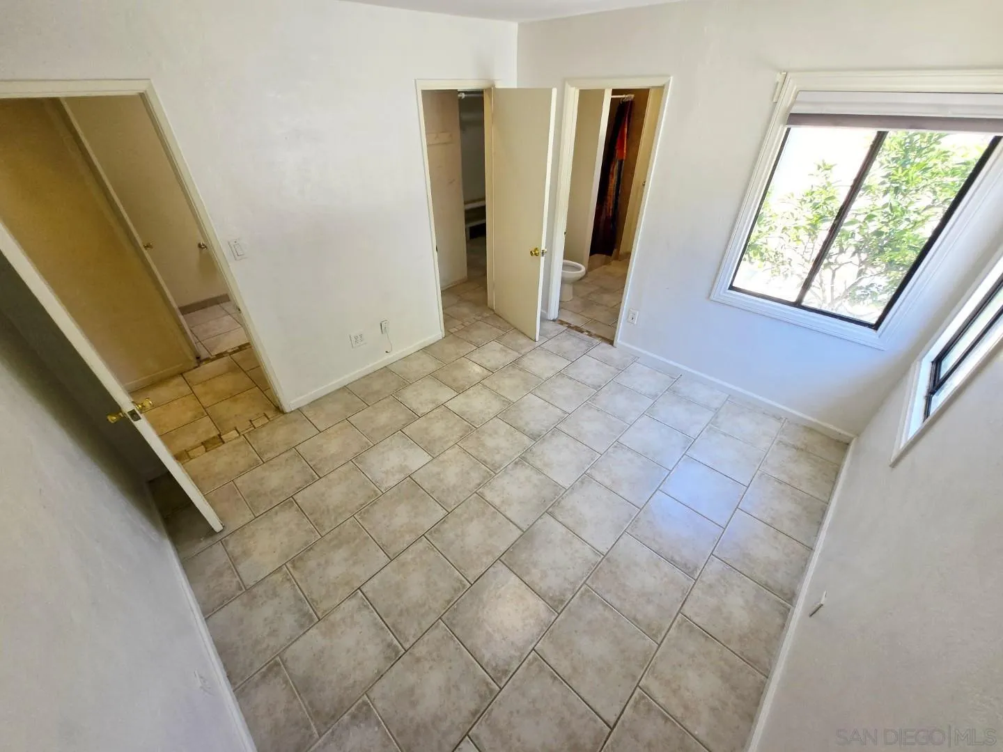 https://cdn.realtyfeed.com/cdn/127/250036980/83812af0ffddfbf0dc38cbdbb9436a33.webp