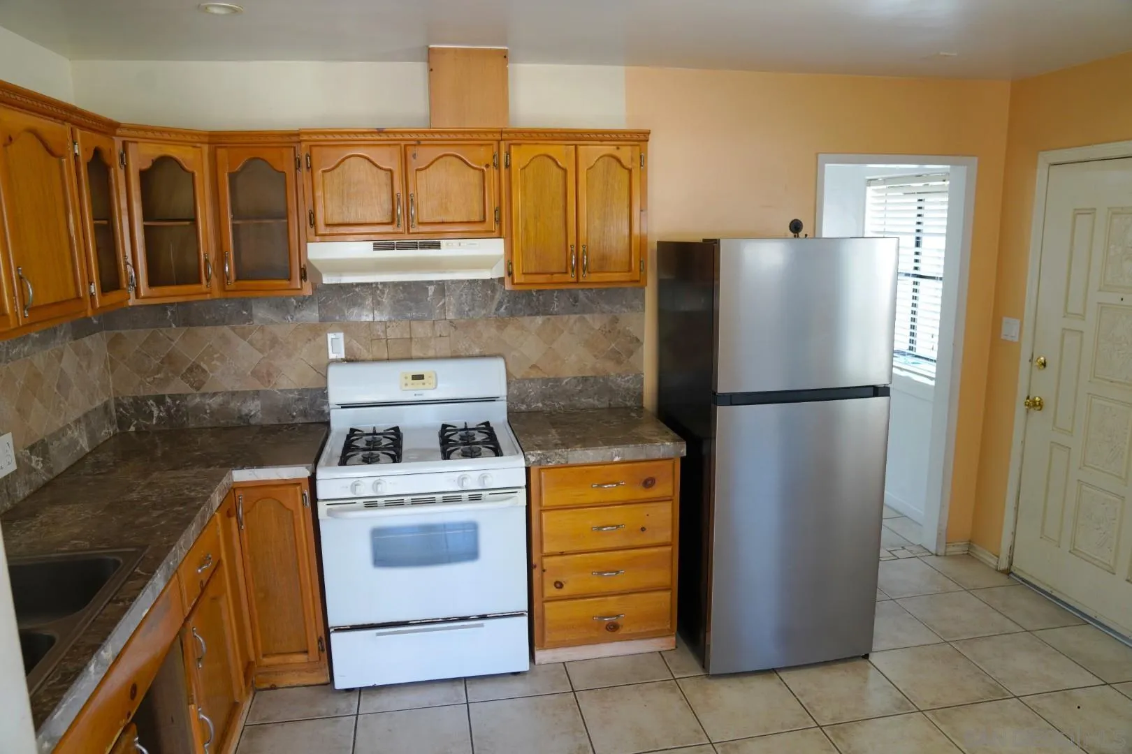 https://cdn.realtyfeed.com/cdn/127/250036980/9ee7ff12f497fda29e7dedb6bd09b6cd.webp