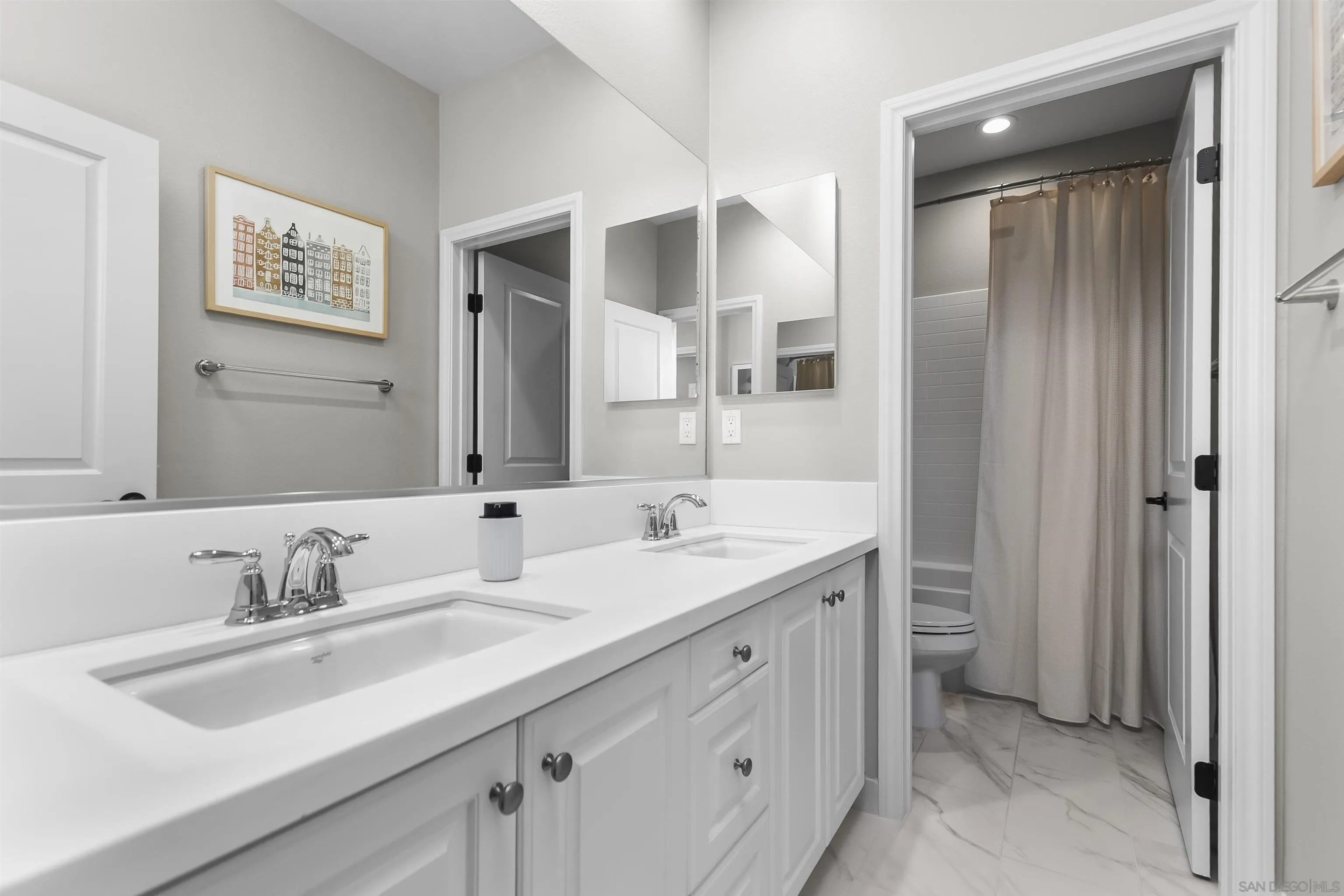 https://cdn.realtyfeed.com/cdn/127/250036982/a5cfe529ee7dcb0e2d76f2b139fb7d5e.webp