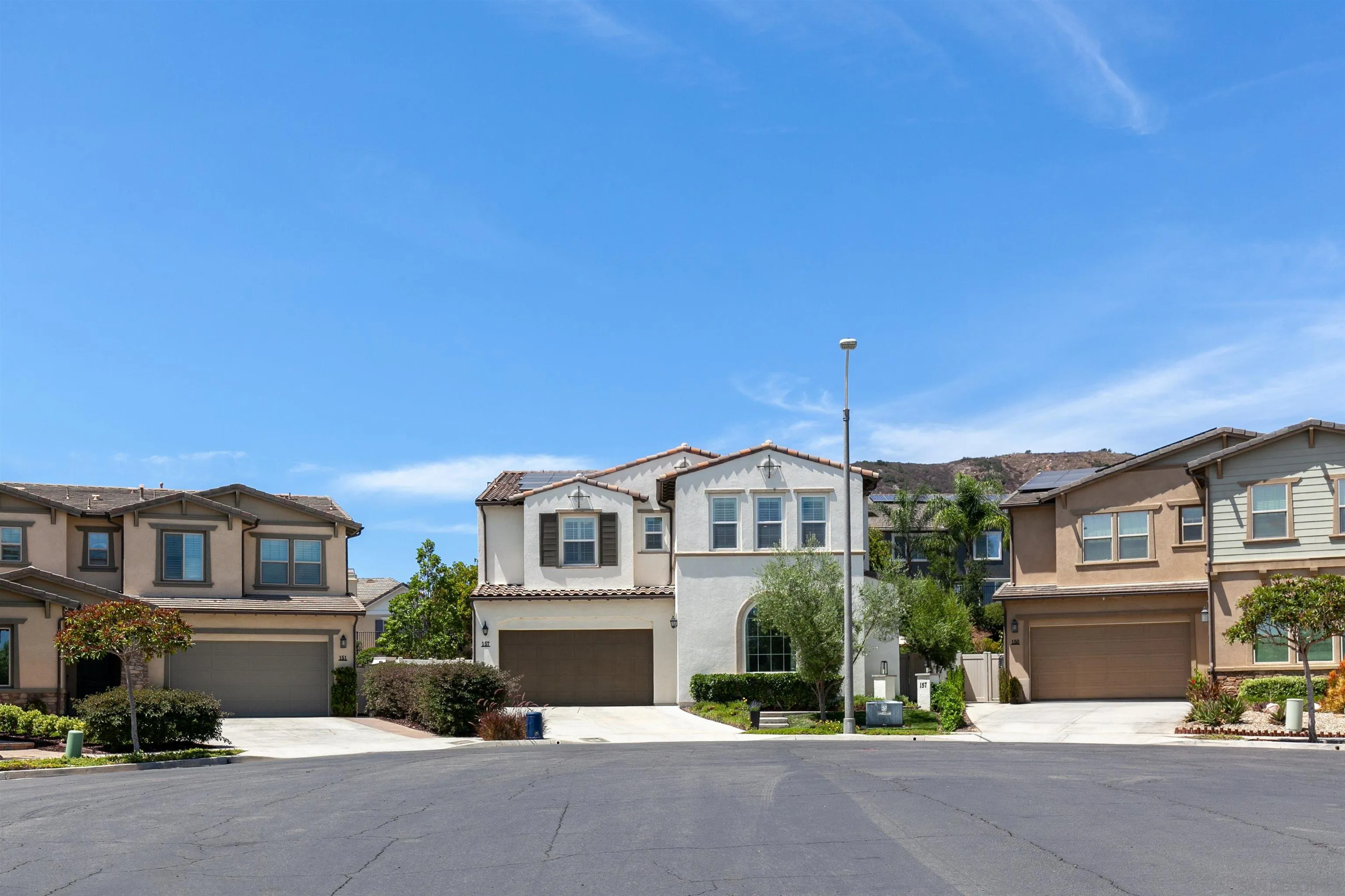 https://cdn.realtyfeed.com/cdn/127/250036982/f9d844ec110666368836b24461509436.webp