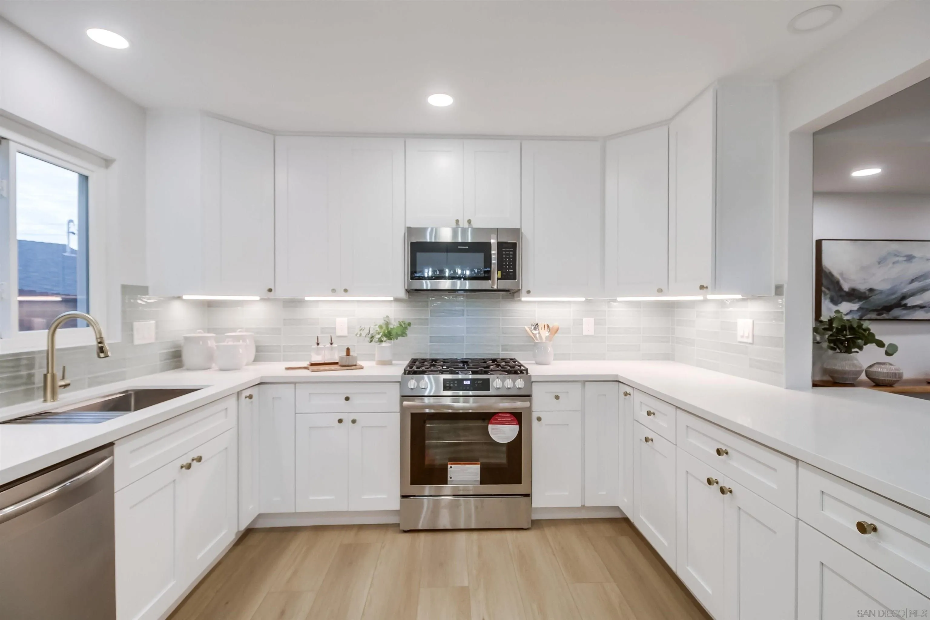 https://cdn.realtyfeed.com/cdn/127/250036983/01f1050c7b105a1e09b5a1b8d7d1851e.webp