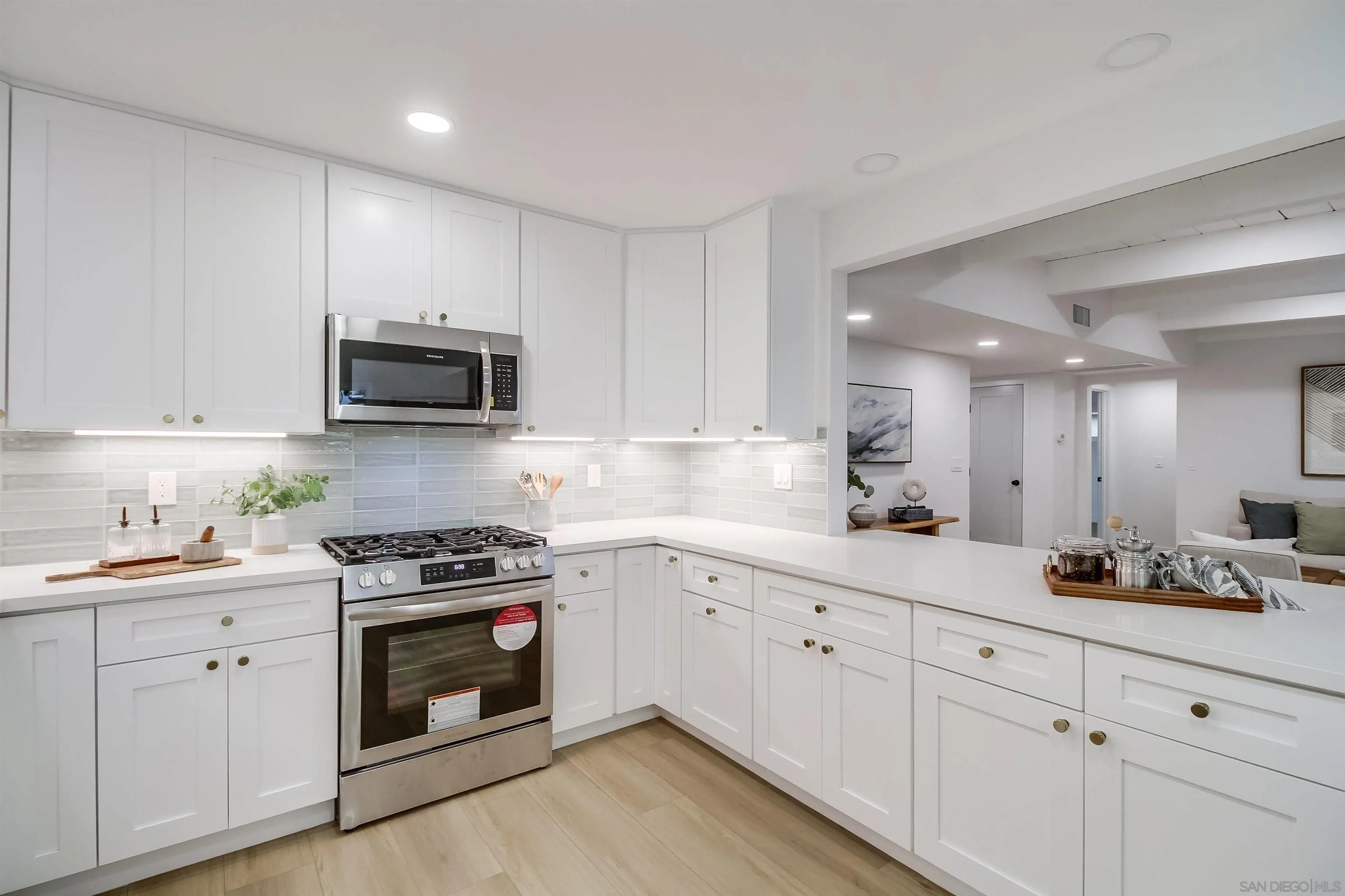 https://cdn.realtyfeed.com/cdn/127/250036983/b277a2364384d83e6dcbbd4110c1b589.webp