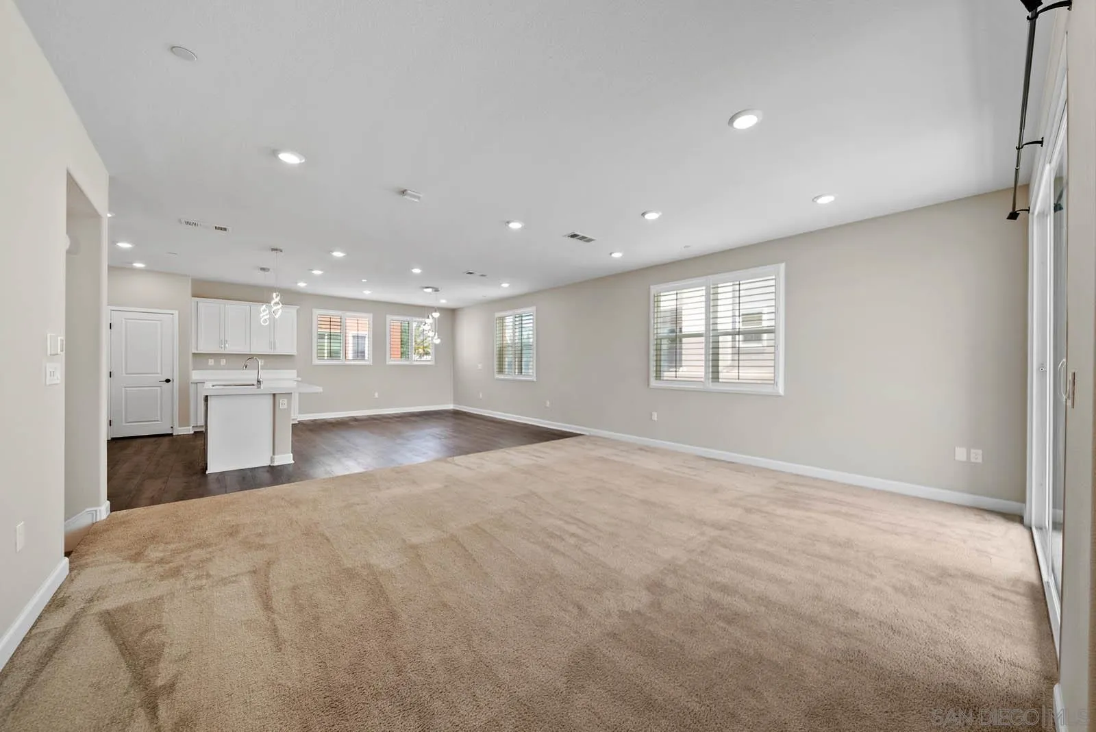 https://cdn.realtyfeed.com/cdn/127/250036986/06518c137cfa7cff2985cac1ddb96c24.webp