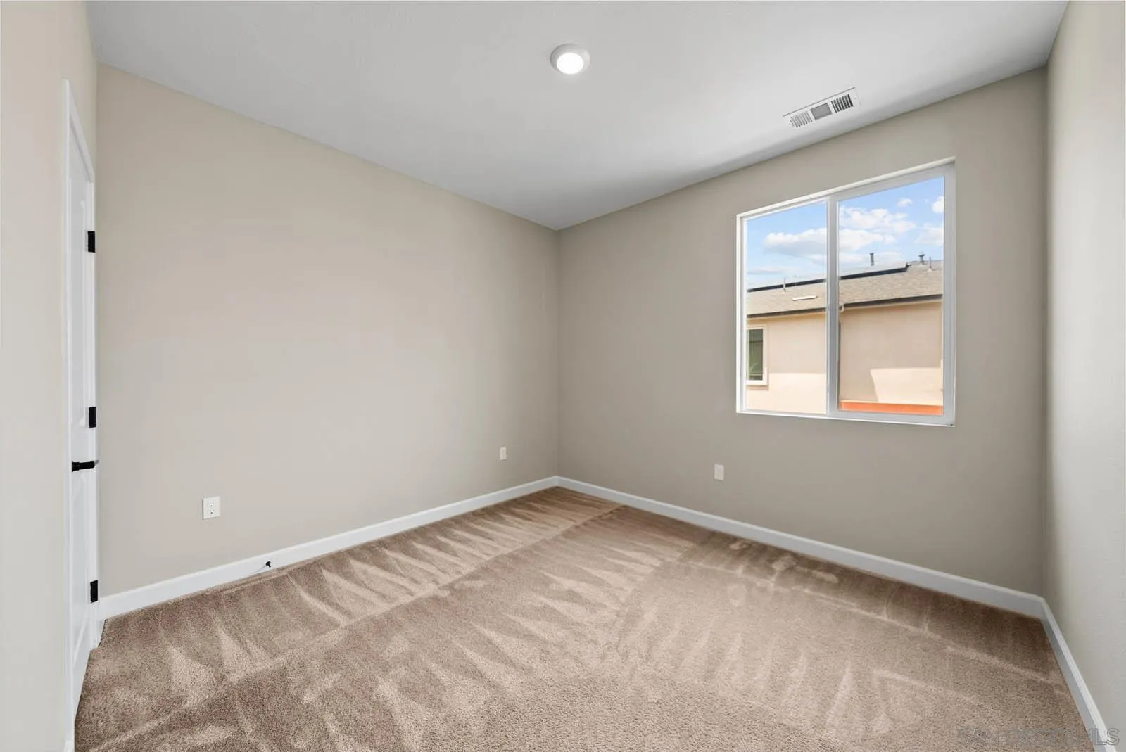 https://cdn.realtyfeed.com/cdn/127/250036986/27a15318c280d125bb2fe09c36a61ad6.webp