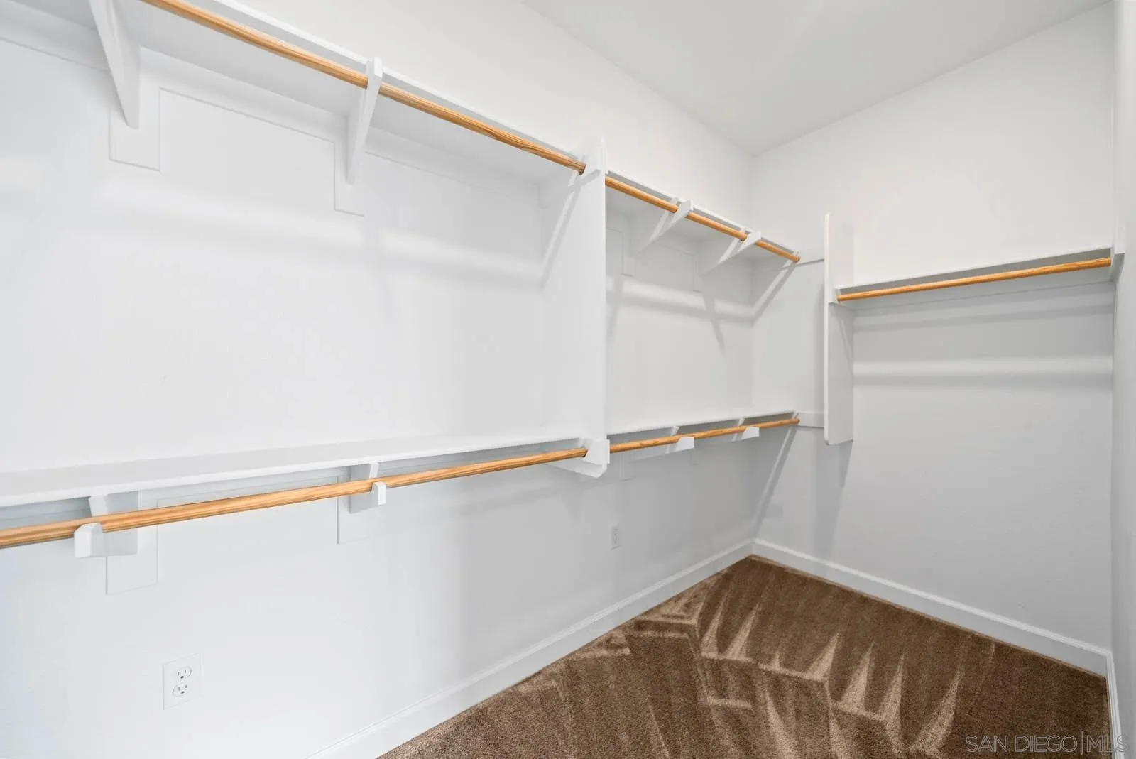 https://cdn.realtyfeed.com/cdn/127/250036986/3404ab4c0497c2999e1a6ea559206475.webp
