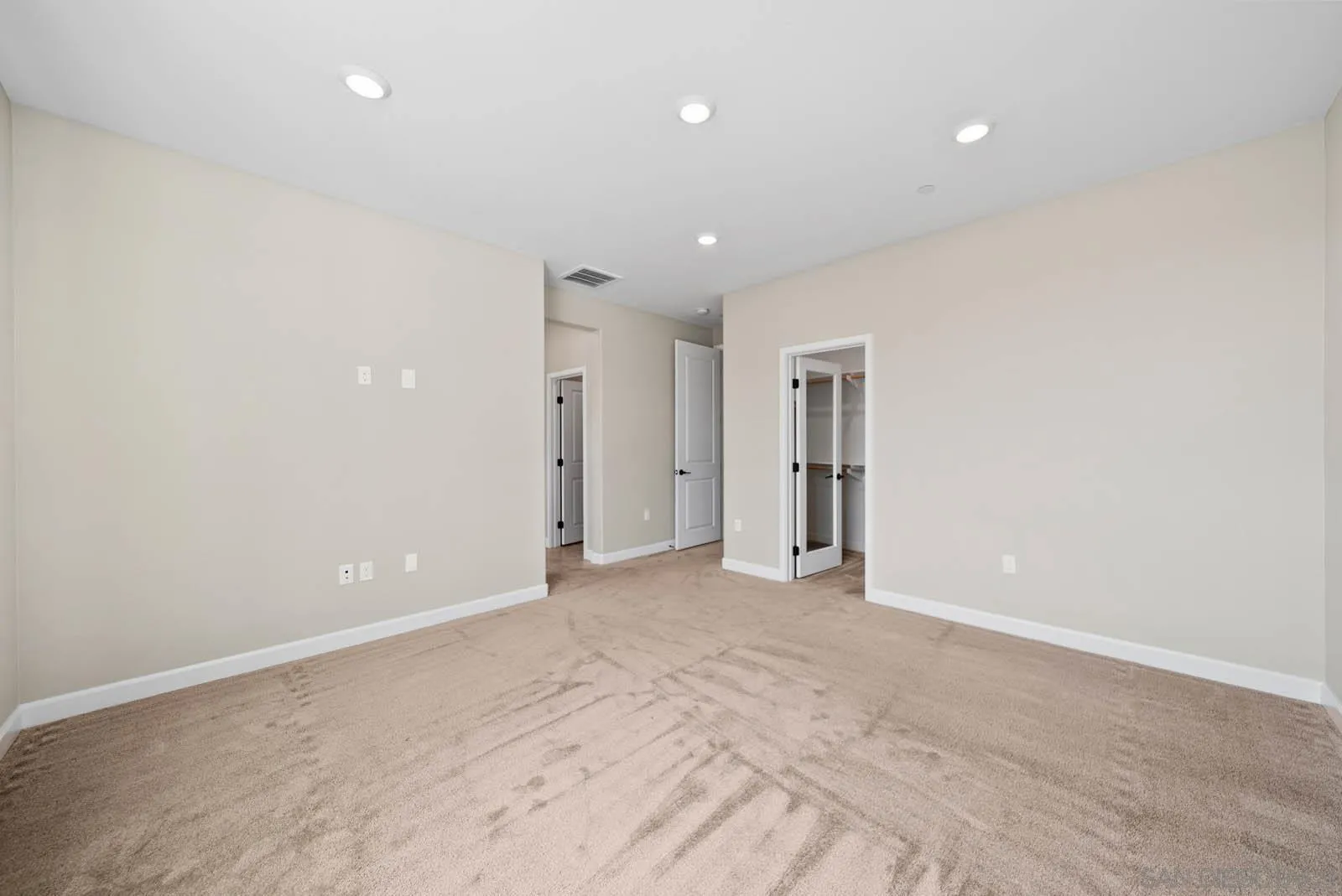https://cdn.realtyfeed.com/cdn/127/250036986/54c6bd4398a398557cb3d02dae880089.webp