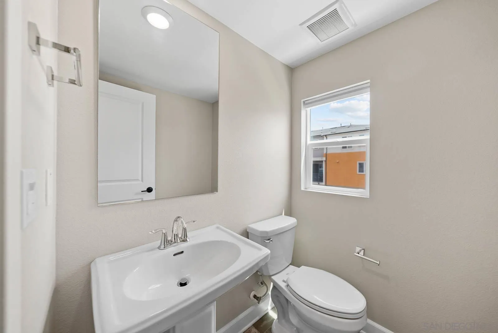https://cdn.realtyfeed.com/cdn/127/250036986/7892953a77ba88a29b938390a97a4de6.webp