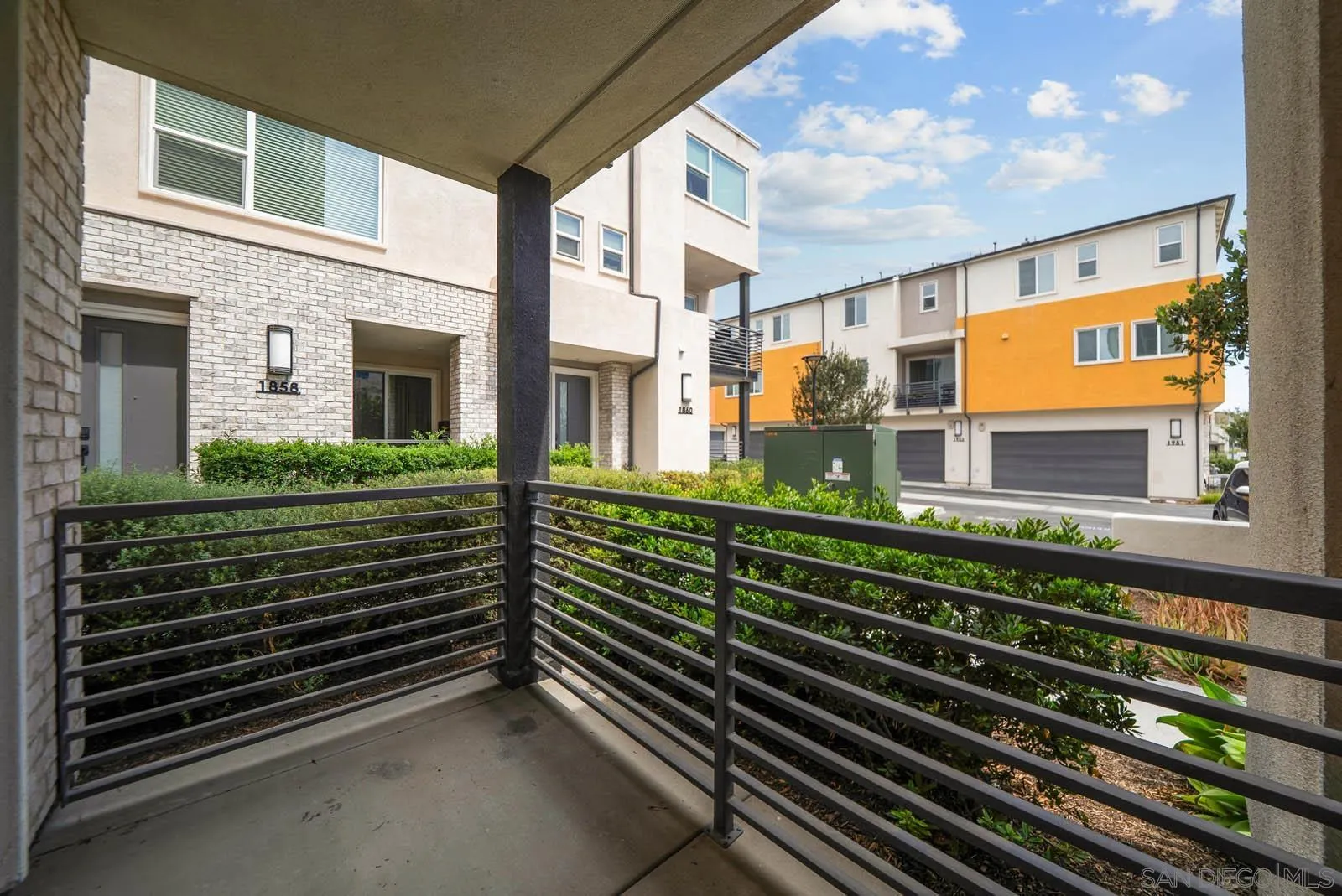 https://cdn.realtyfeed.com/cdn/127/250036986/a6ce35c9df20337f77c86f8b46a2d199.webp
