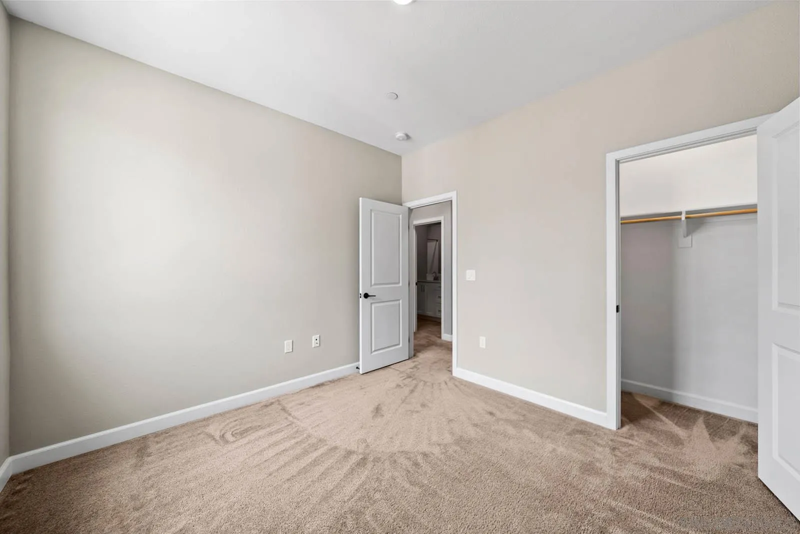 https://cdn.realtyfeed.com/cdn/127/250036986/b74d428da85610b0bc0ab0ed31a875fe.webp