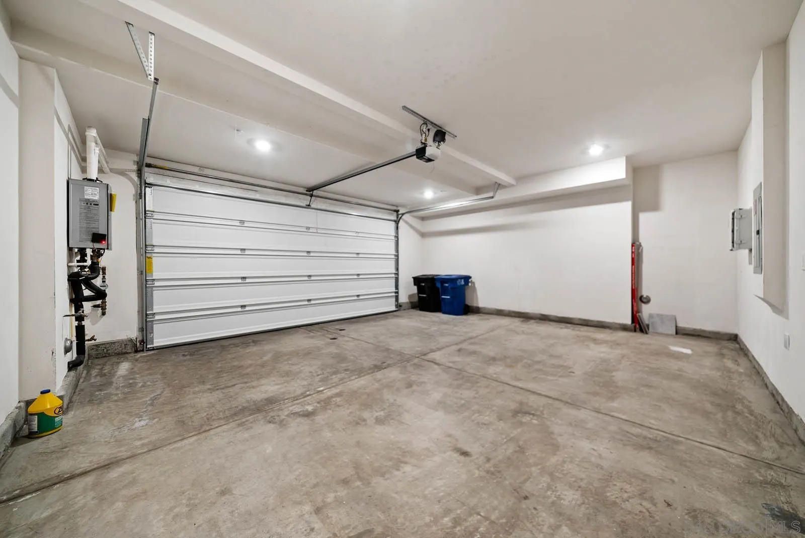 https://cdn.realtyfeed.com/cdn/127/250036986/cc26ddd113b7a770b273a7b42ff7231d.webp