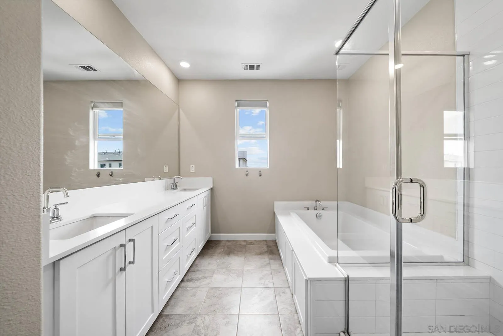 https://cdn.realtyfeed.com/cdn/127/250036986/e5a163f16b4e6d907be0c051539591fa.webp