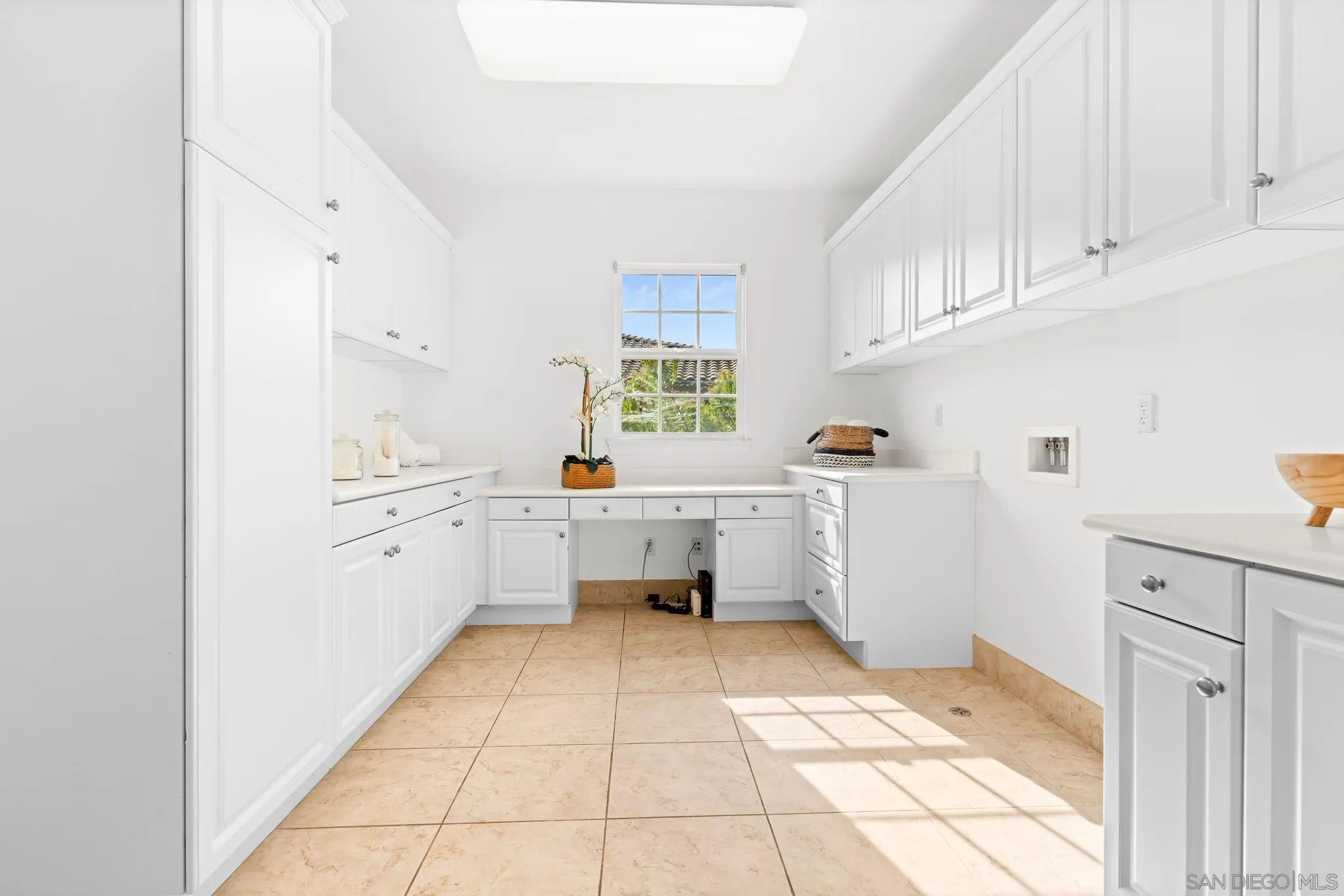 https://cdn.realtyfeed.com/cdn/127/250036988/0e427d47e672718bfb55807a252066b6.webp