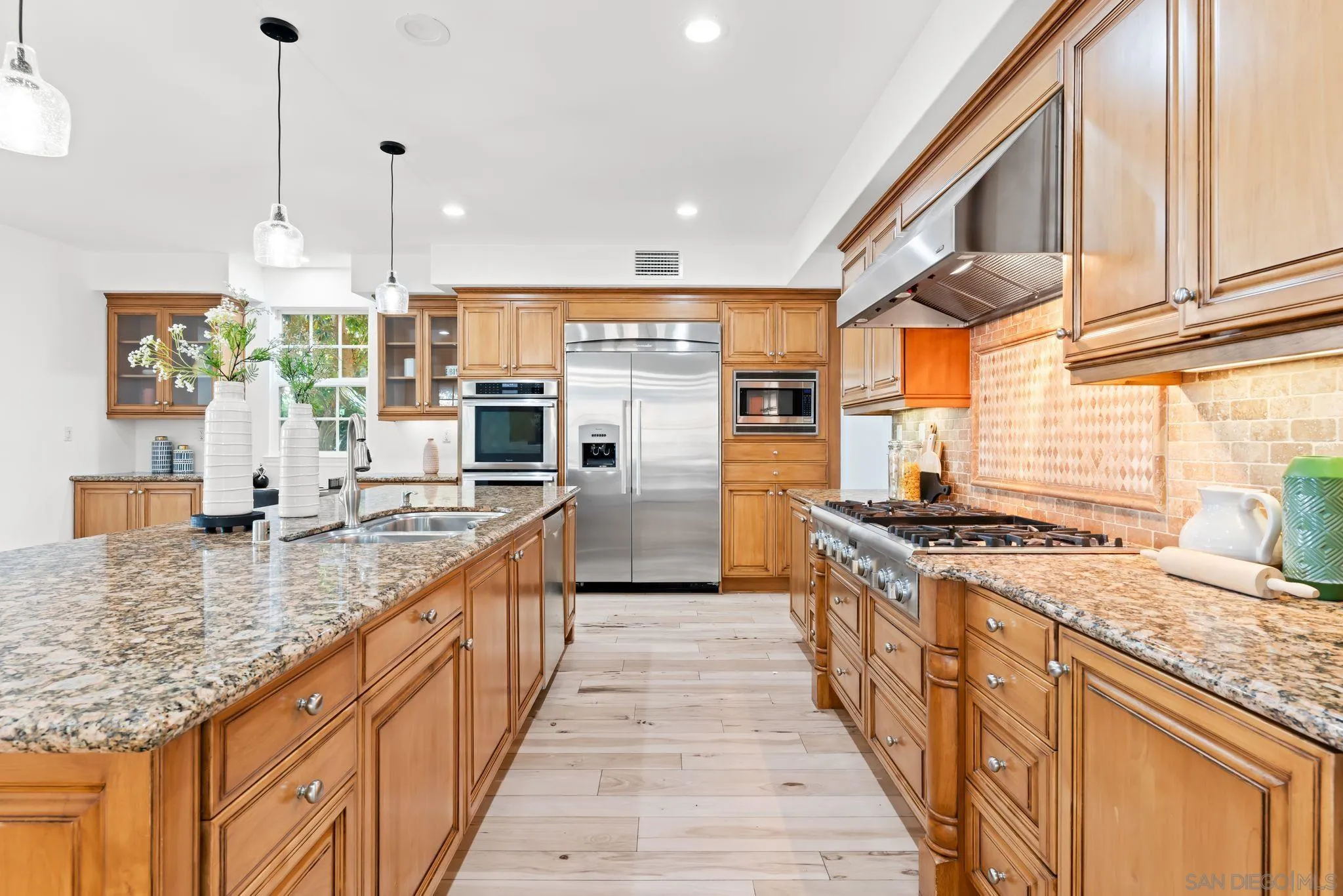 https://cdn.realtyfeed.com/cdn/127/250036988/293e936eb581dd65de1b0f90869ee83f.webp