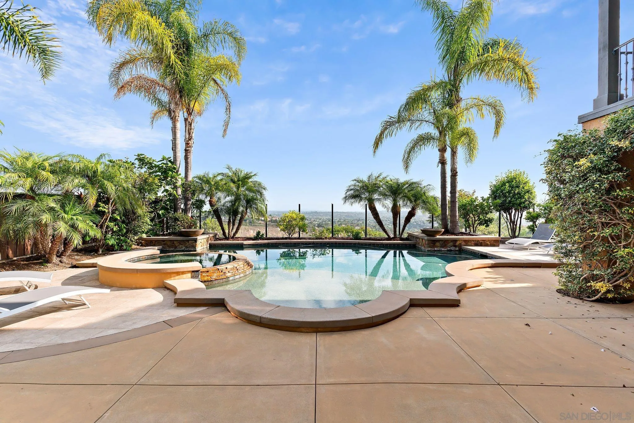 https://cdn.realtyfeed.com/cdn/127/250036988/df3a635bd93936ab41e9cccfdfadff0a.webp