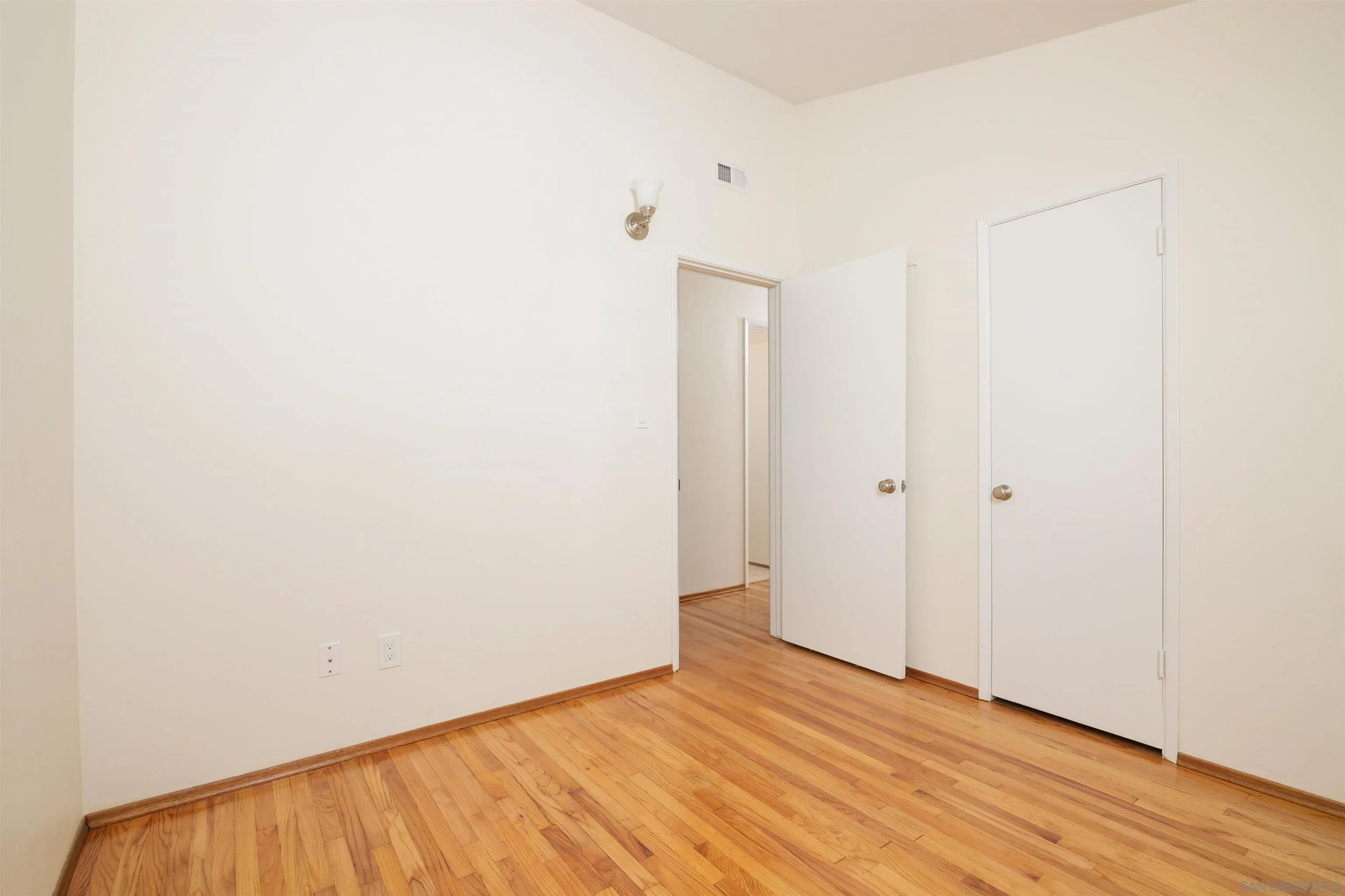 https://cdn.realtyfeed.com/cdn/127/250036990/098a6b826fd218a679845e2dd414bb25.webp