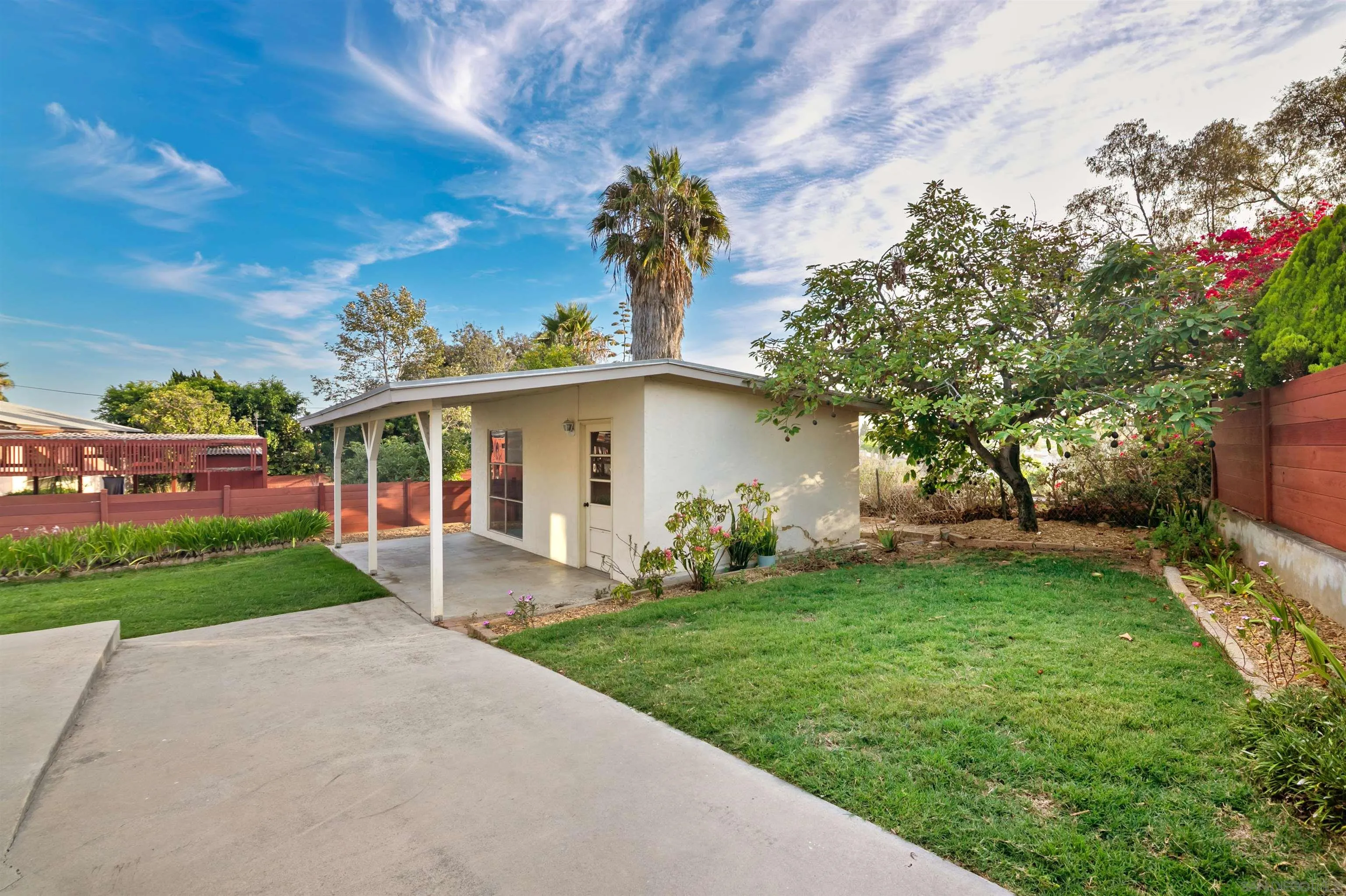 https://cdn.realtyfeed.com/cdn/127/250036990/2f049691657b032c596eac82c5f60729.webp