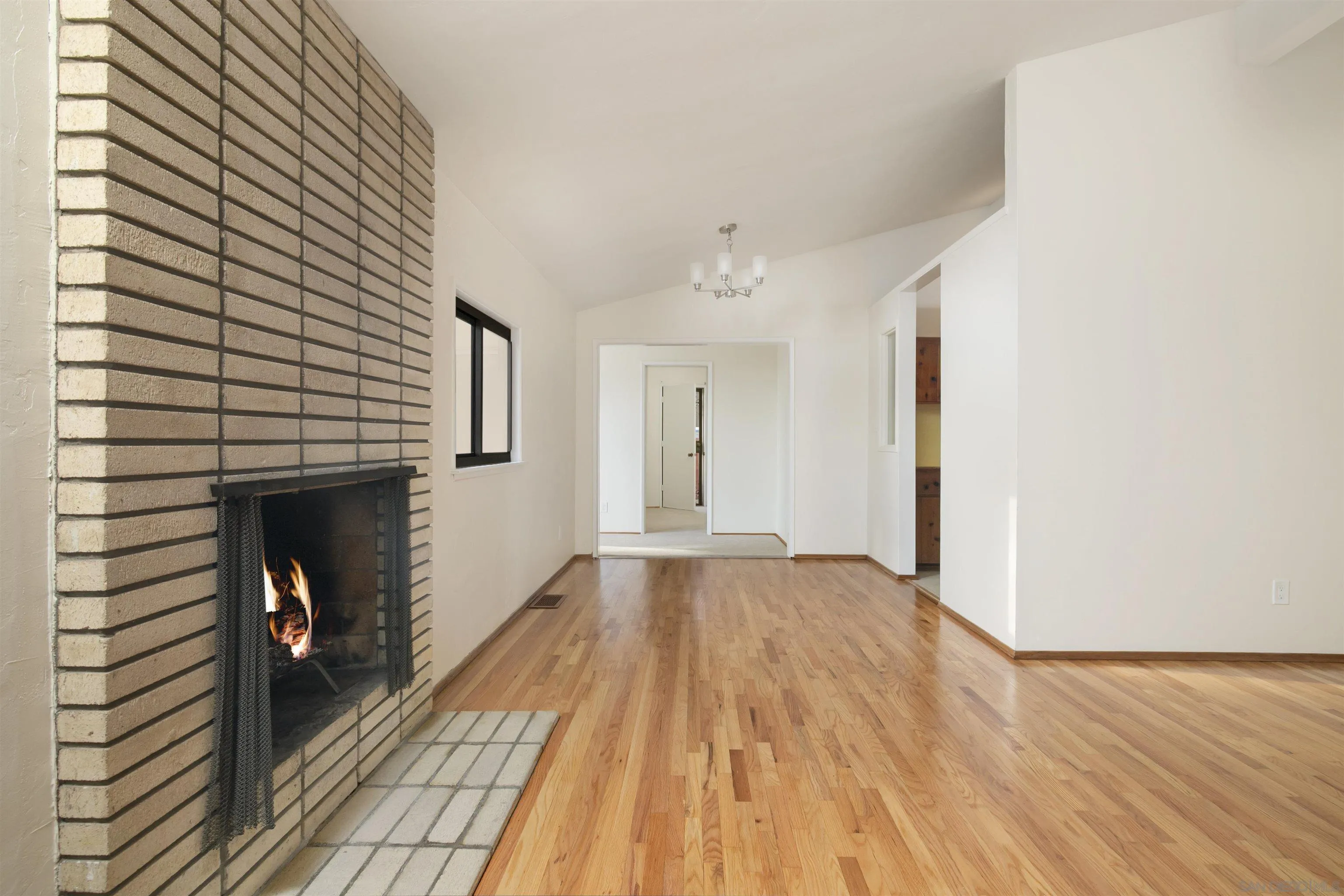 https://cdn.realtyfeed.com/cdn/127/250036990/369a2569167f332b766967ac00800f5f.webp