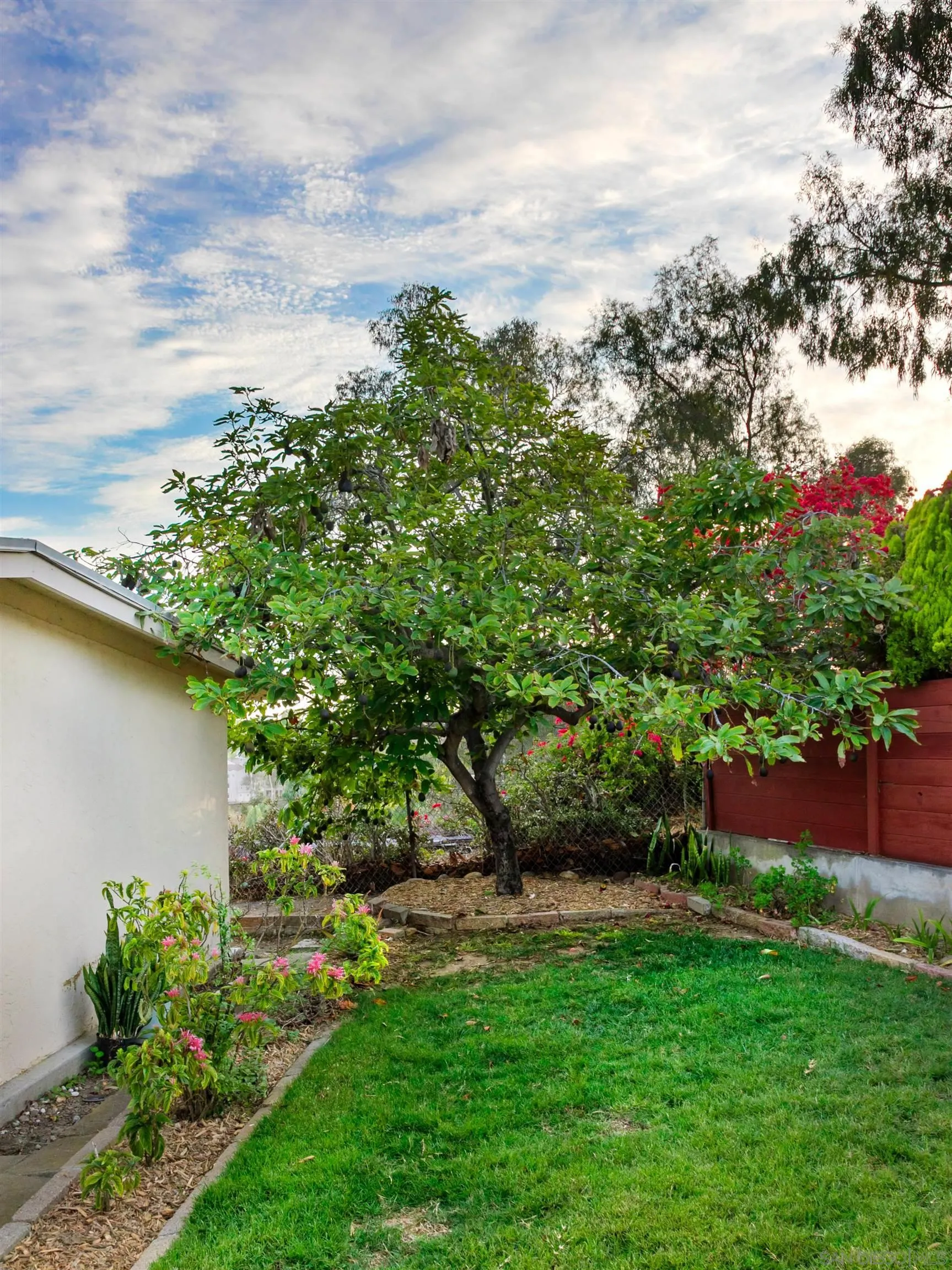 https://cdn.realtyfeed.com/cdn/127/250036990/3a5e33bd47b415a3cd59bdec38339c18.webp