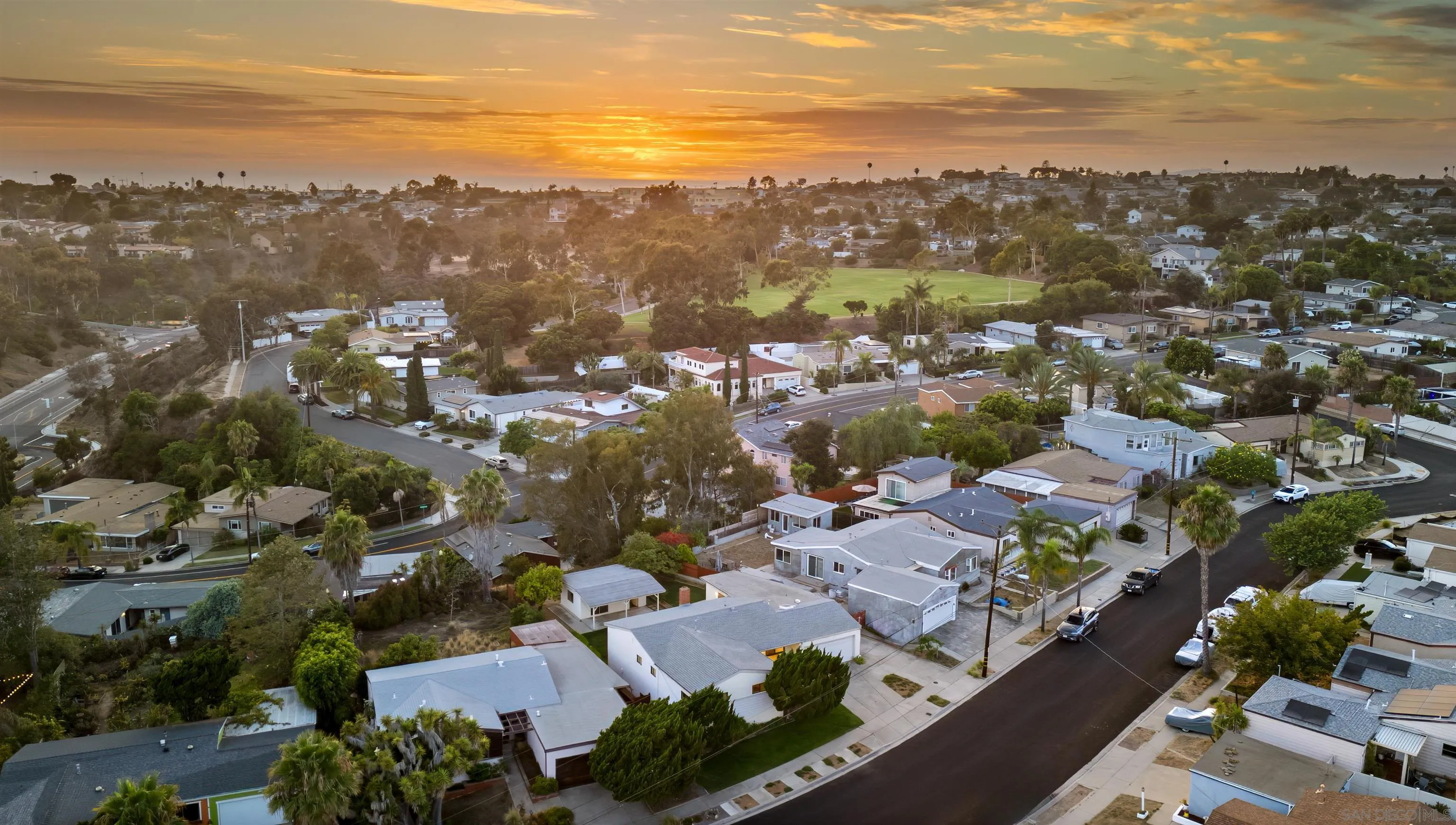 https://cdn.realtyfeed.com/cdn/127/250036990/4cedd4794b1466cbab9c283aa8cb75ba.webp