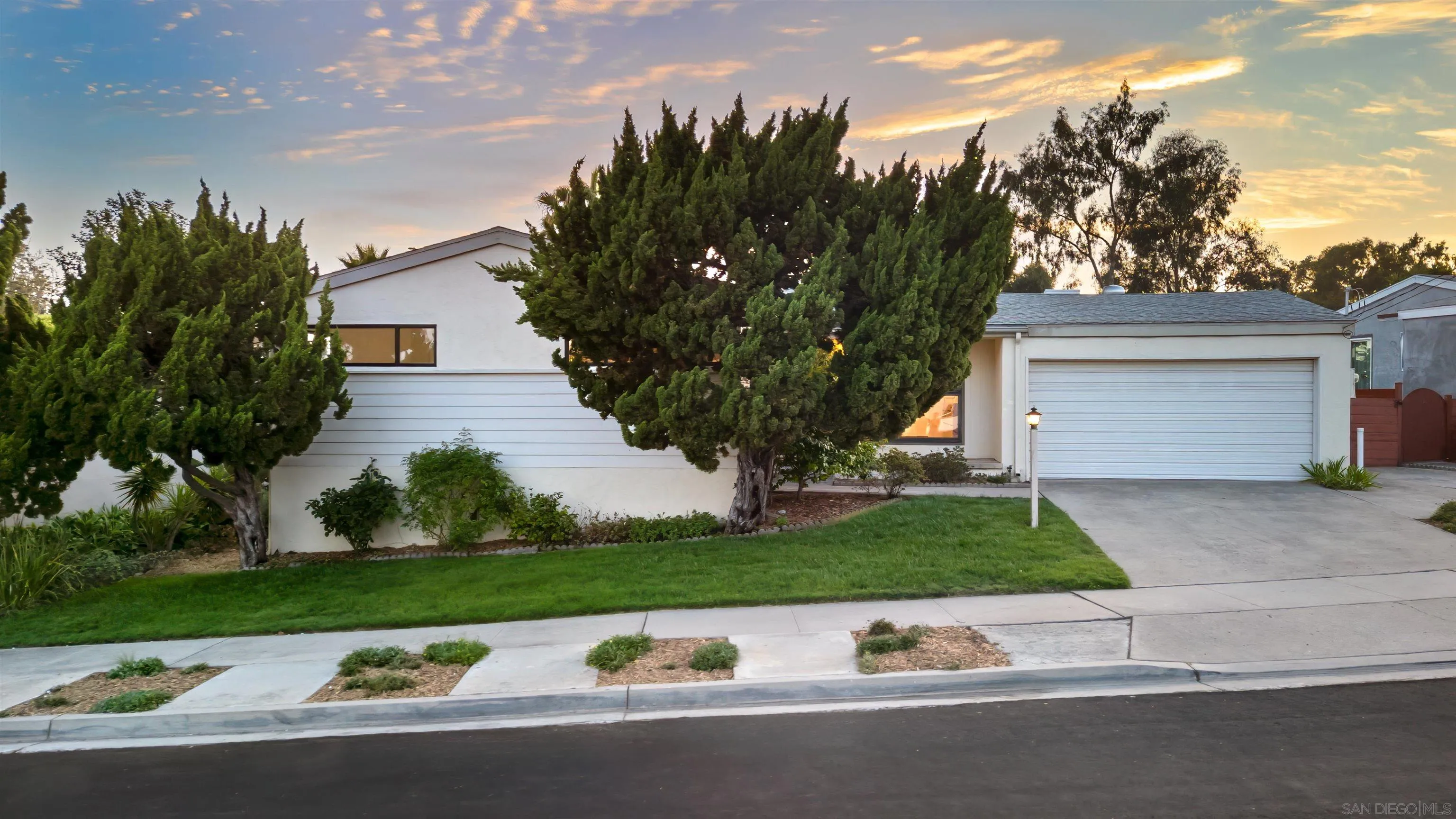 https://cdn.realtyfeed.com/cdn/127/250036990/63361a2bd33f822bd35918e4e4129e58.webp