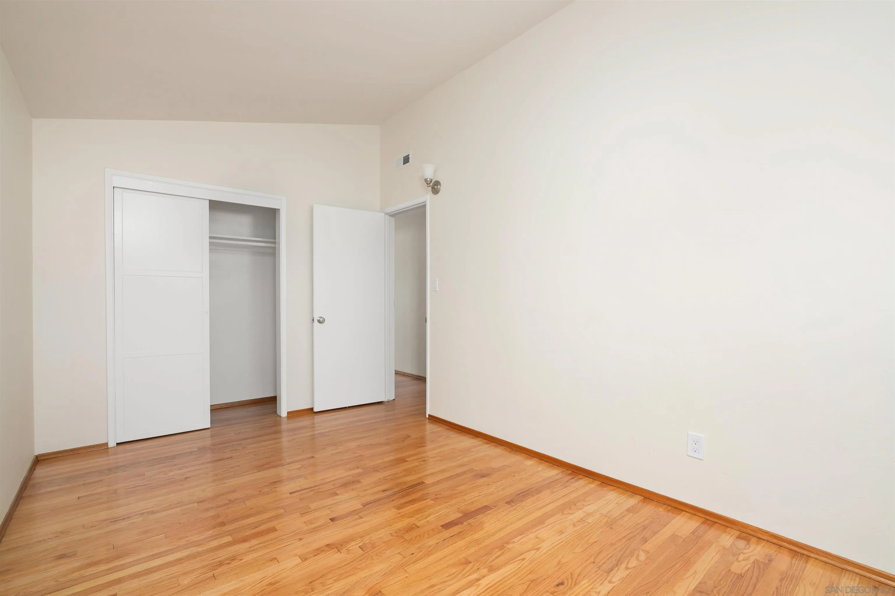 https://cdn.realtyfeed.com/cdn/127/250036990/79636cac1781e96710fa280355e89200.webp