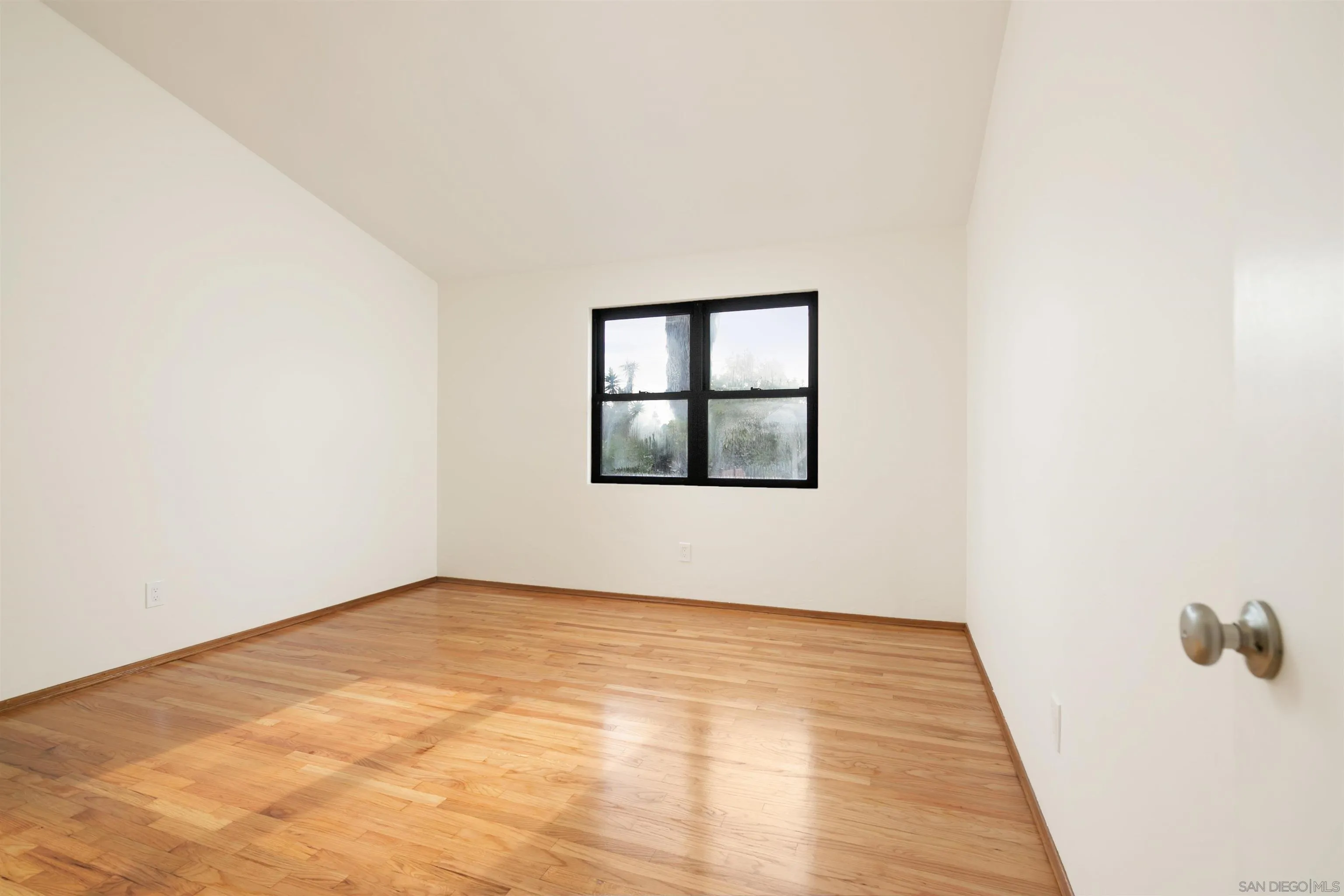 https://cdn.realtyfeed.com/cdn/127/250036990/9981671dad9afdd10d31d2658d00f3c9.webp
