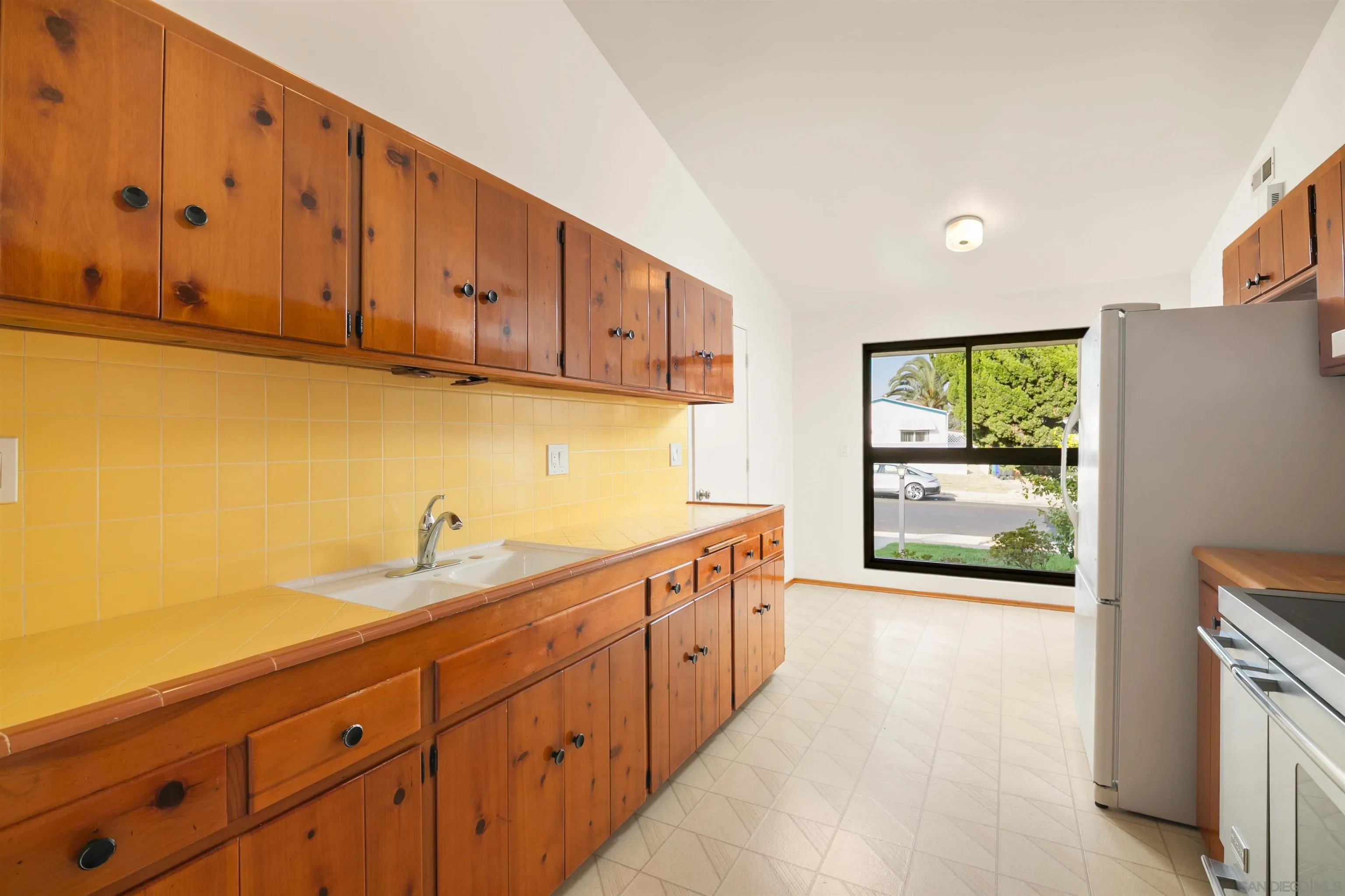 https://cdn.realtyfeed.com/cdn/127/250036990/c3b73e261c88665ed7d89a611fd0ca74.webp