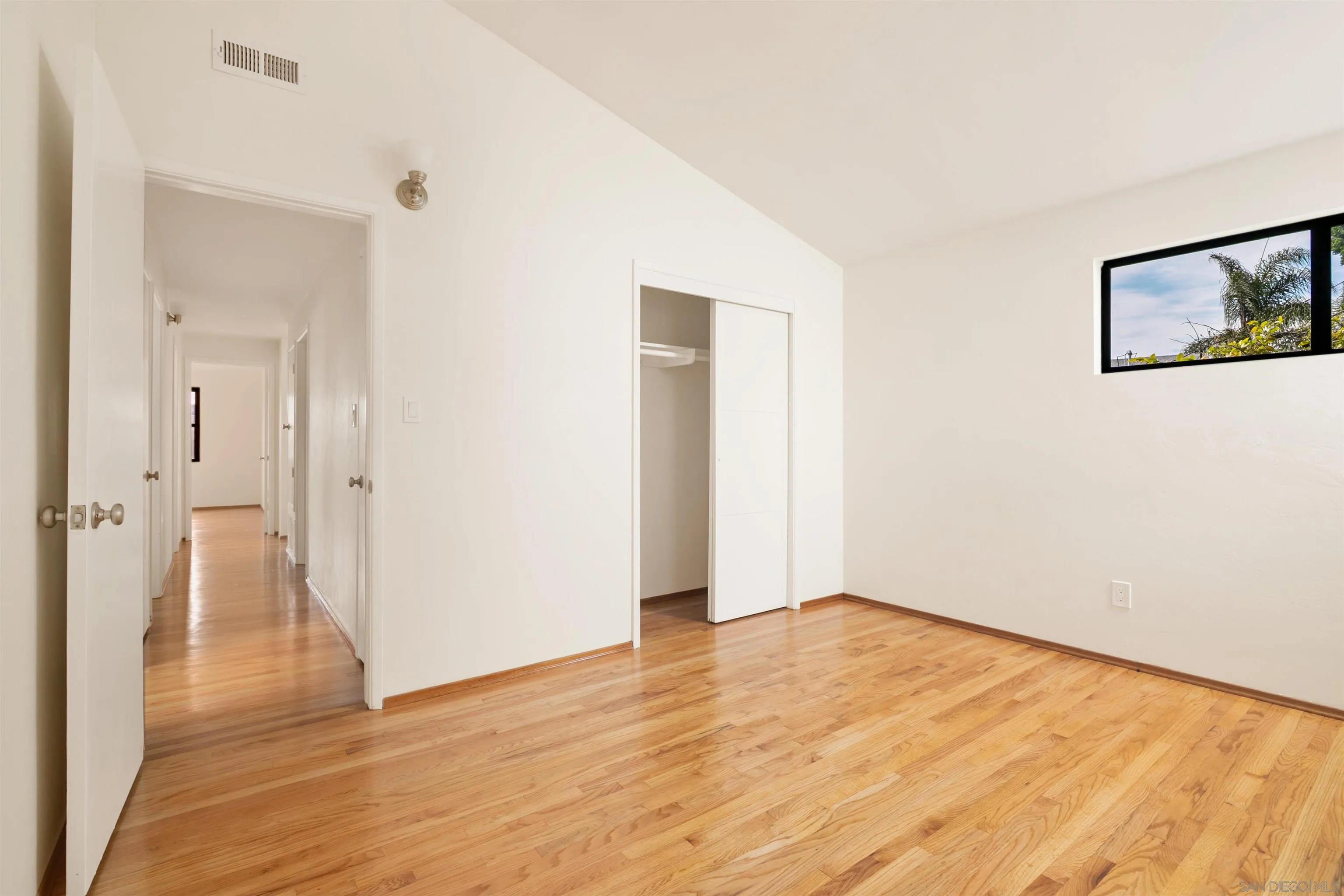 https://cdn.realtyfeed.com/cdn/127/250036990/c616d54b868b1774cf2bf9804b407b52.webp