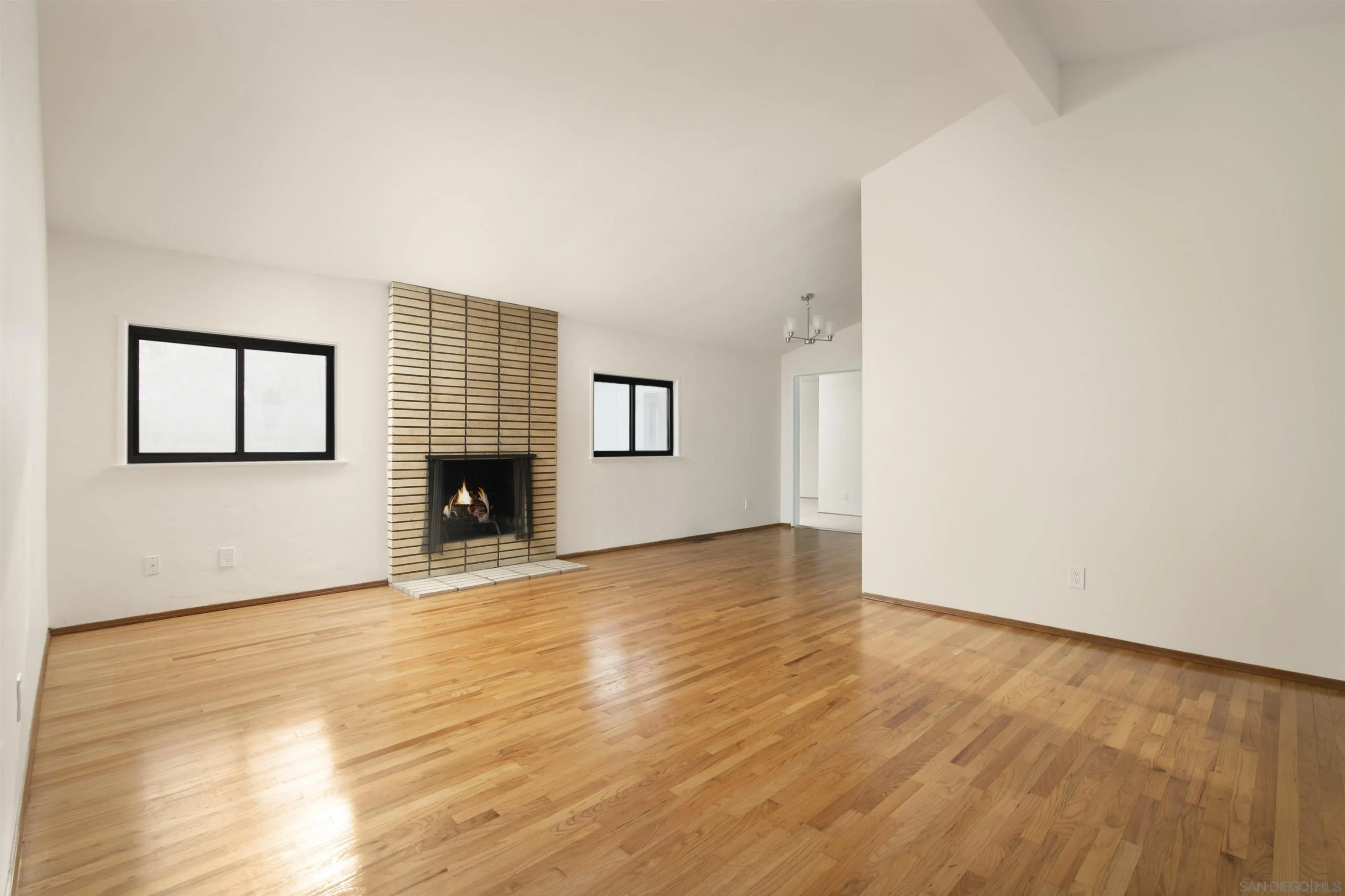 https://cdn.realtyfeed.com/cdn/127/250036990/d9238c1d5b66d71b1ef477f8d8e17154.webp