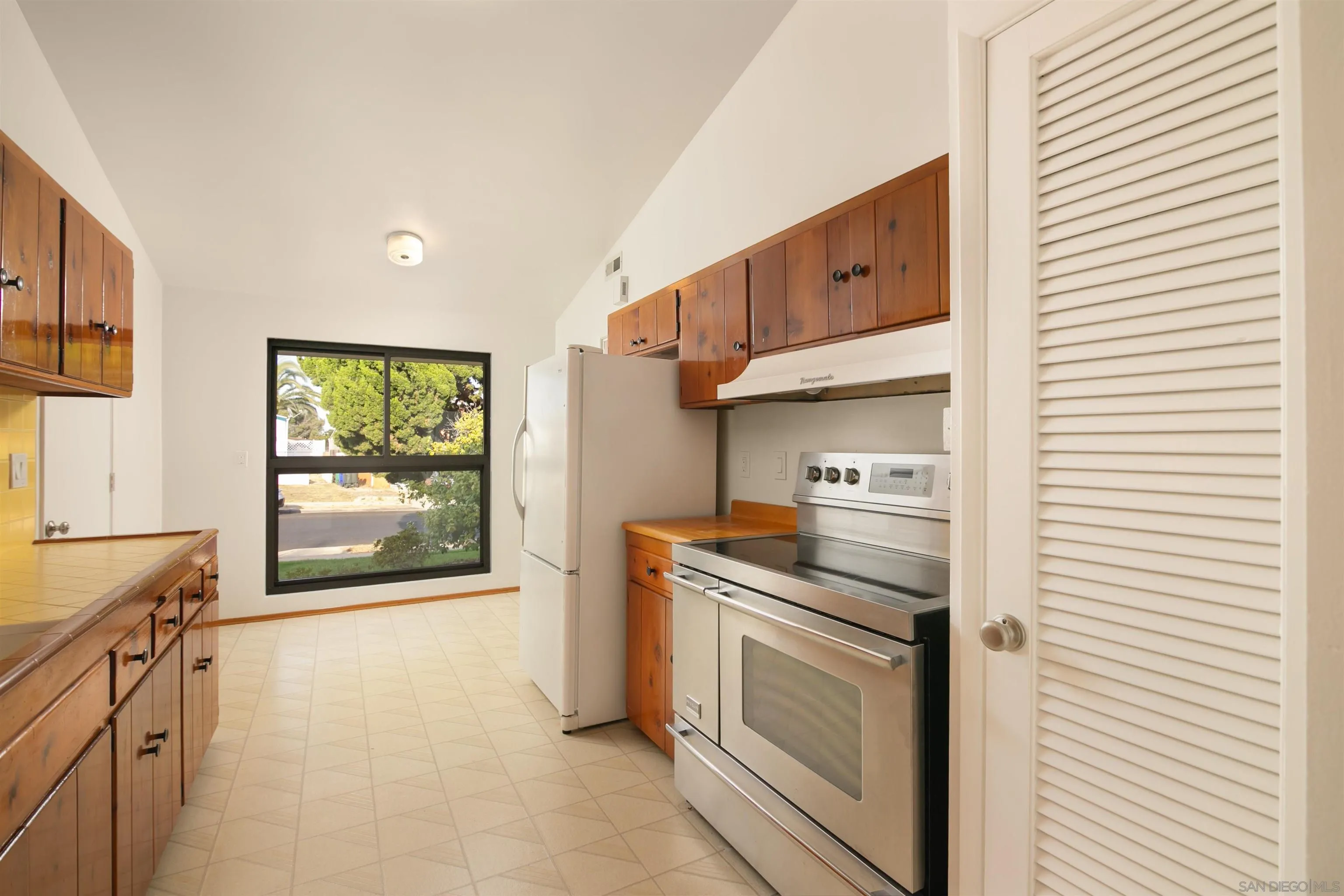 https://cdn.realtyfeed.com/cdn/127/250036990/e738eb4e0d749f54156f40e66279ca77.webp