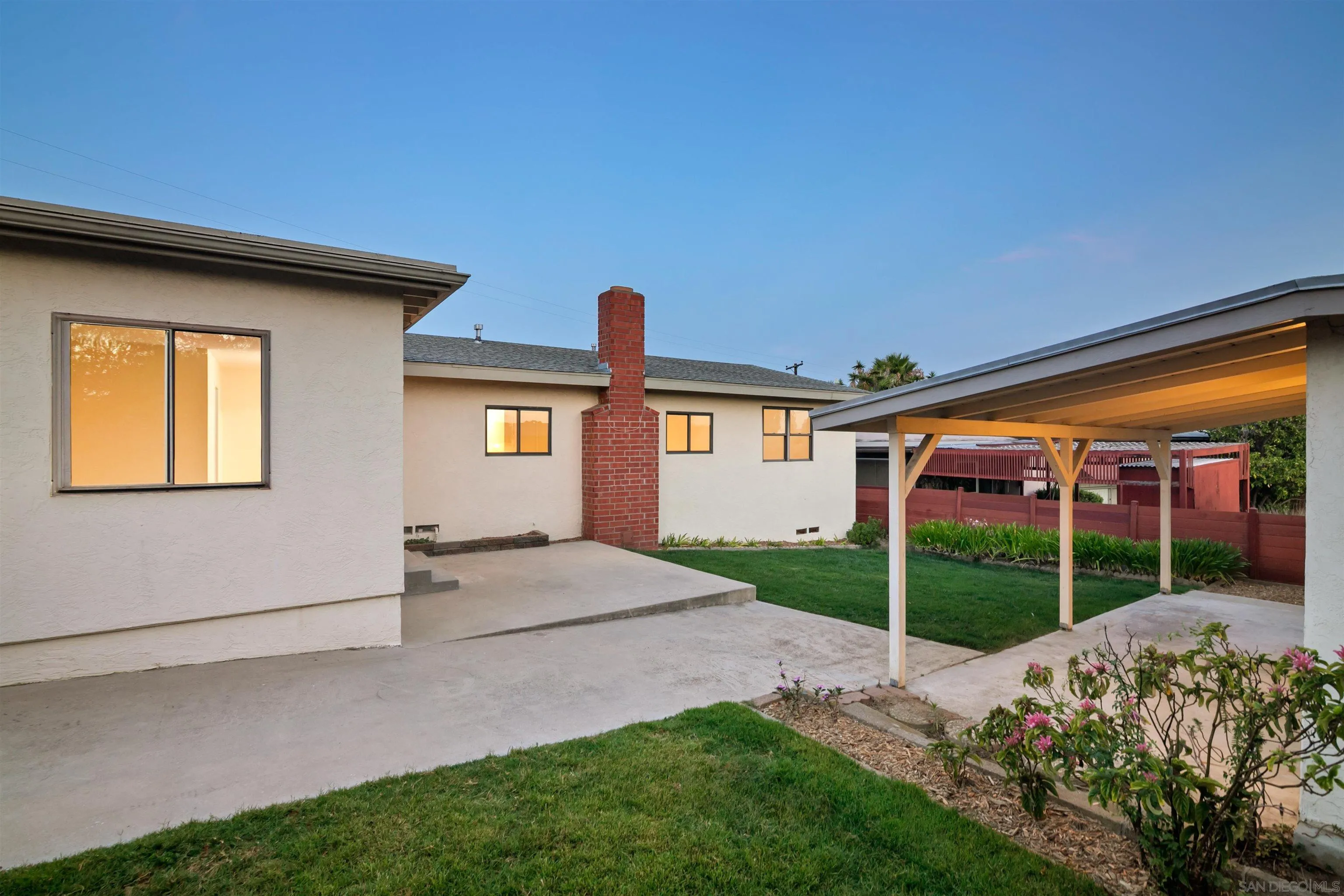 https://cdn.realtyfeed.com/cdn/127/250036990/f0ddaeb321d960d9400b1251ecefce04.webp