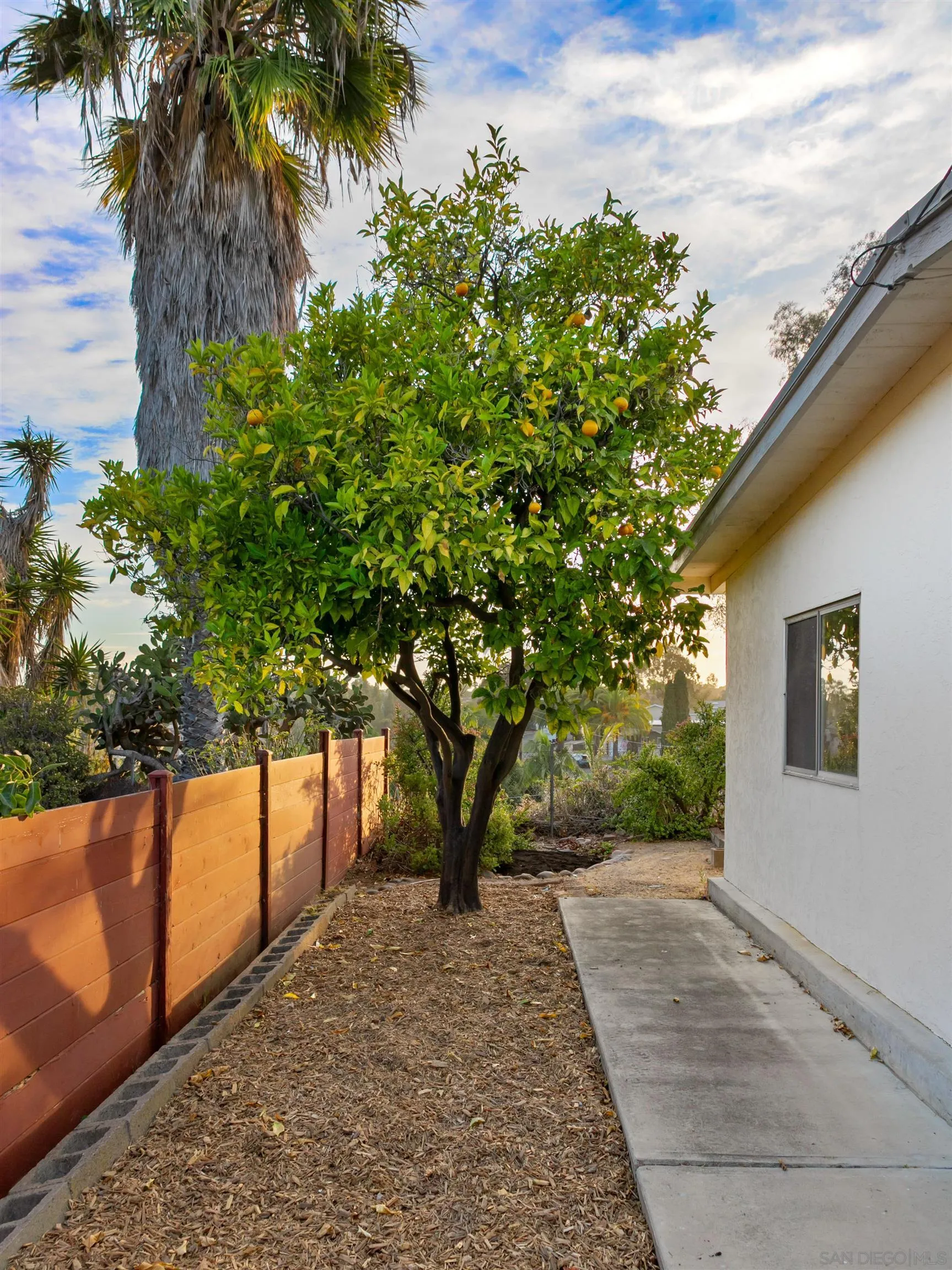 https://cdn.realtyfeed.com/cdn/127/250036990/f21db6cd51f013cac534926d266b1973.webp