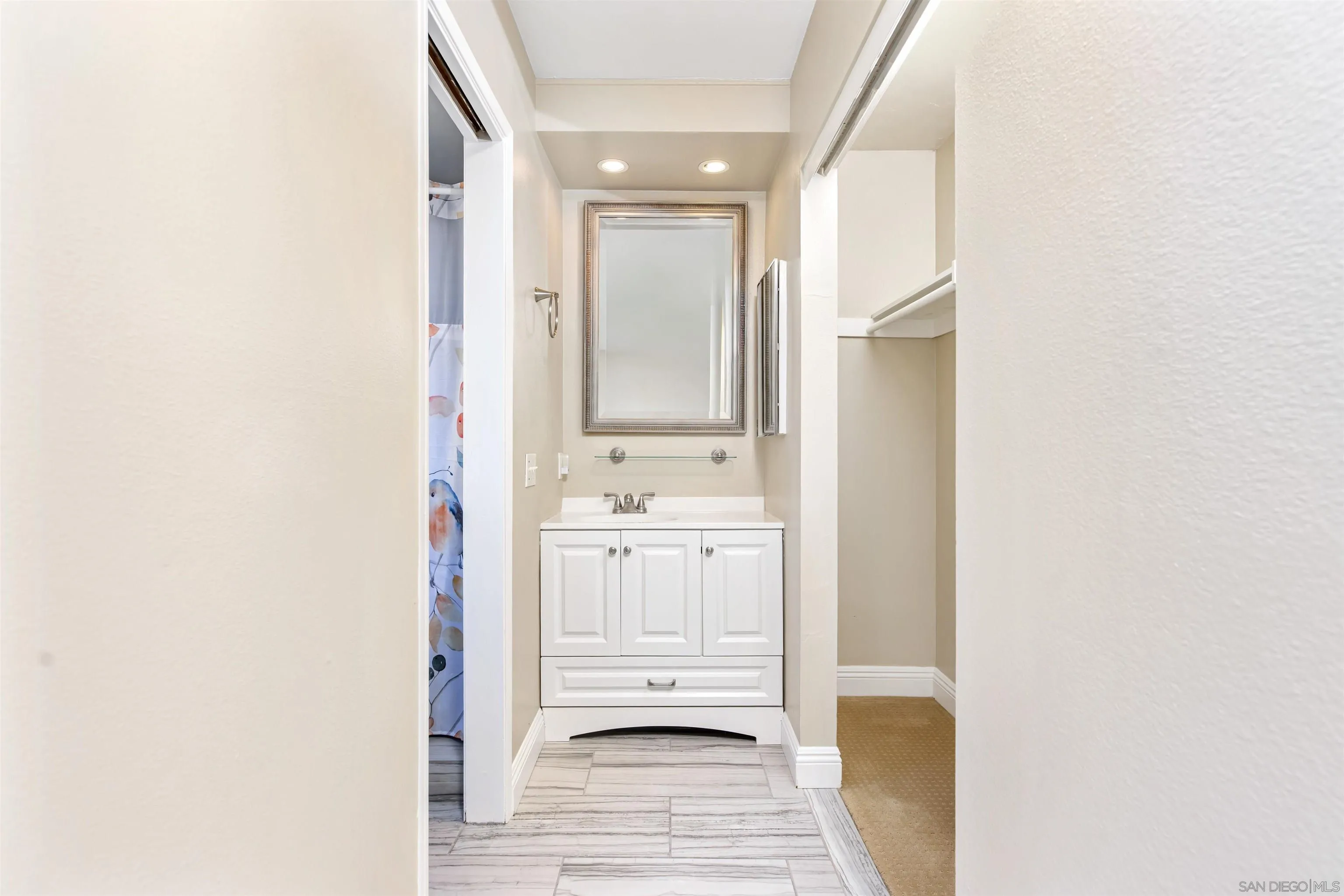 https://cdn.realtyfeed.com/cdn/127/250036991/680912c1c6e02065bb7d317d61a23169.webp