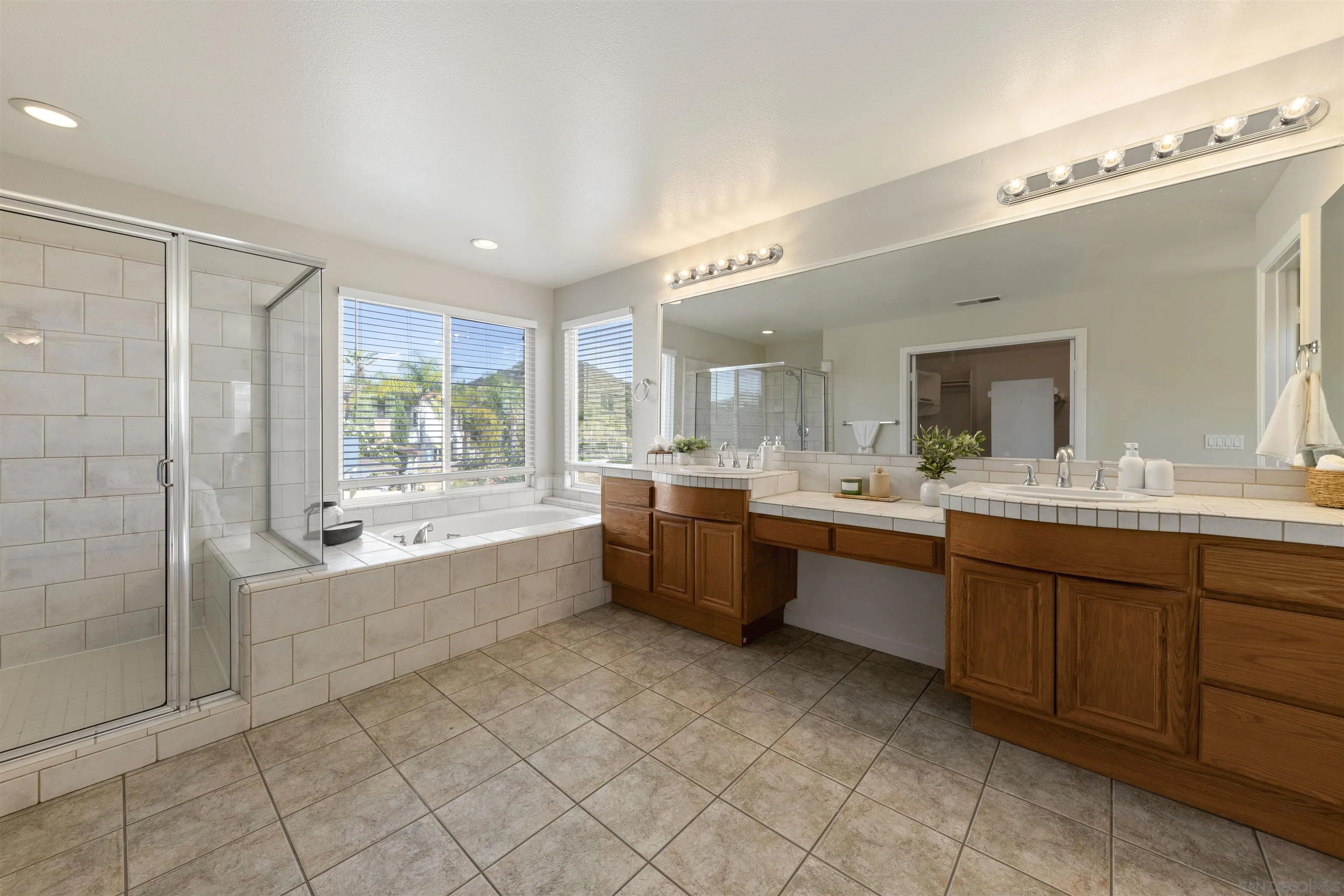 https://cdn.realtyfeed.com/cdn/127/250036992/5bc40b9e5c1e1cb89039c65e1077a487.webp