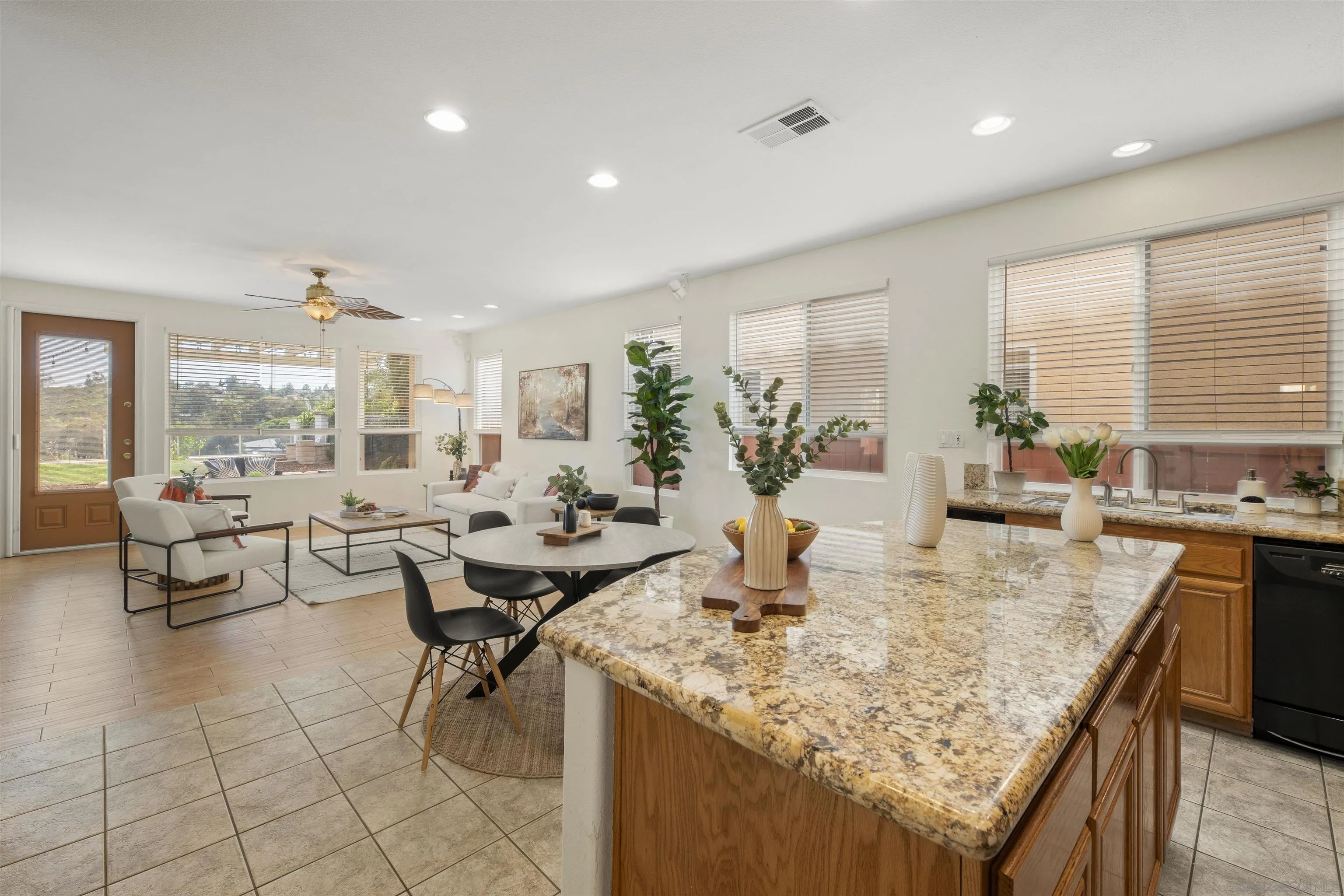 https://cdn.realtyfeed.com/cdn/127/250036992/c845468aecc70d2cf6f7b113fb0970ba.webp