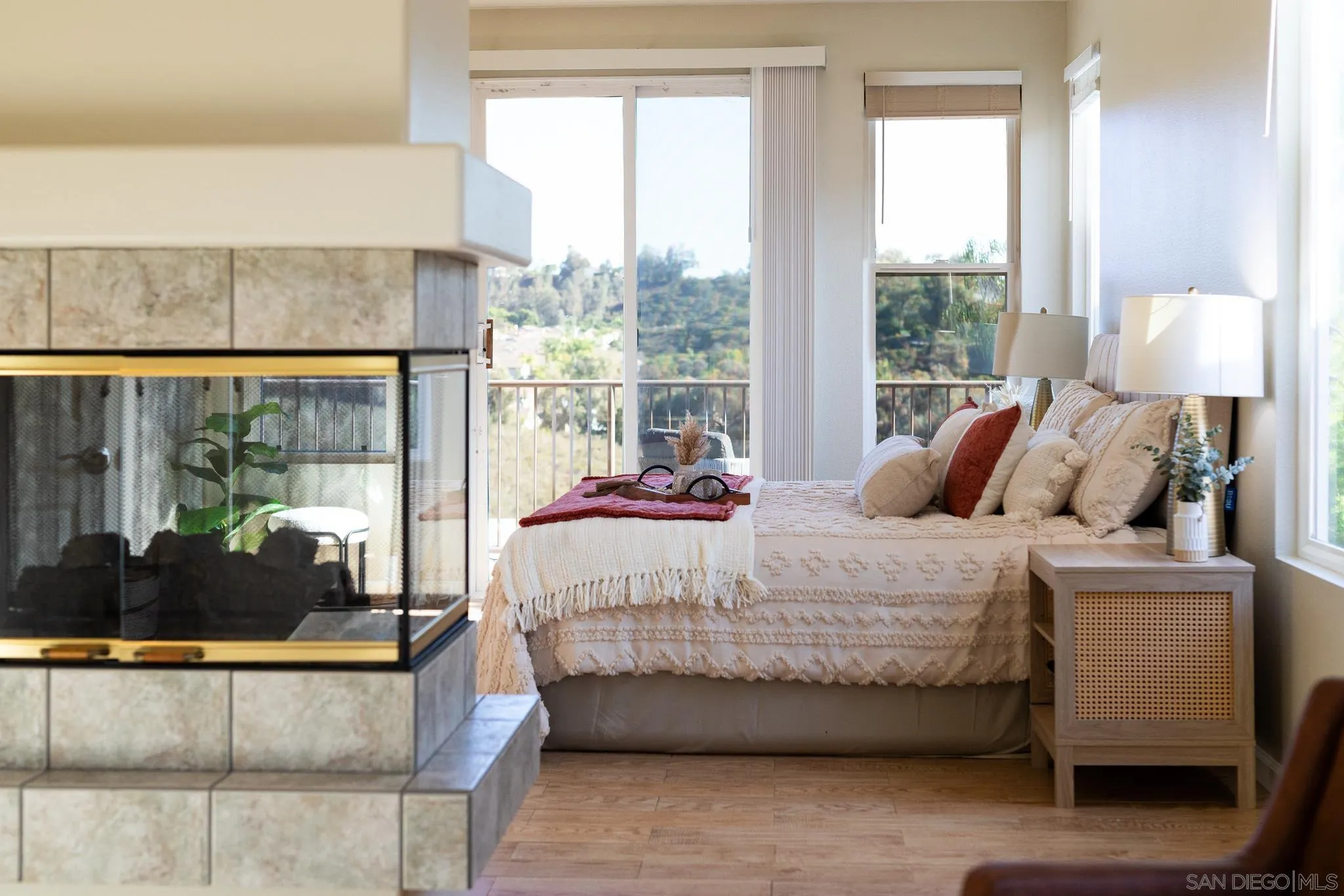 https://cdn.realtyfeed.com/cdn/127/250036992/de0b50426844c9c363276fa9856b1b36.webp