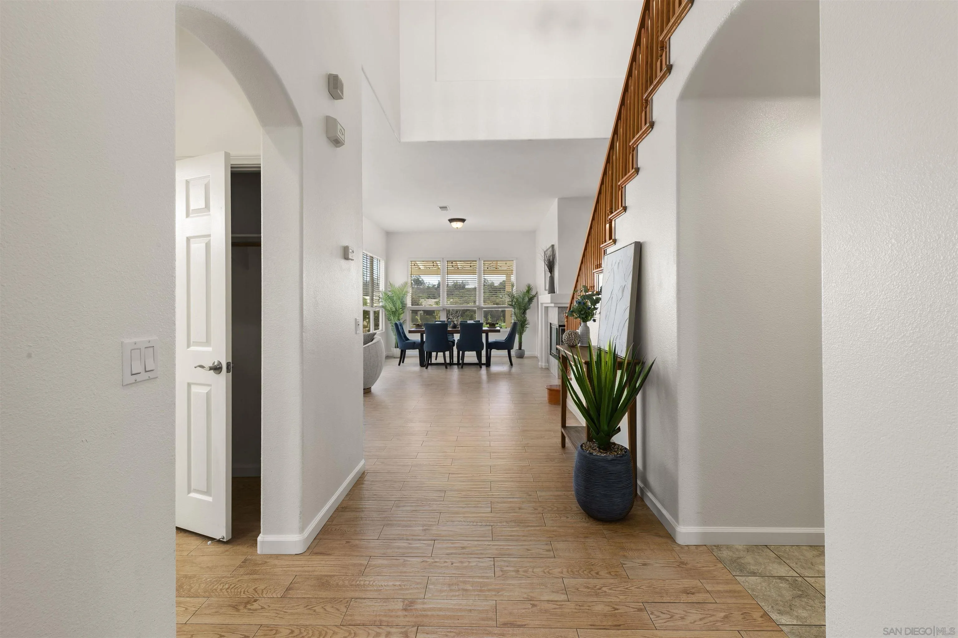 https://cdn.realtyfeed.com/cdn/127/250036992/f02185fa07eeb327a21977ec2876eeec.webp