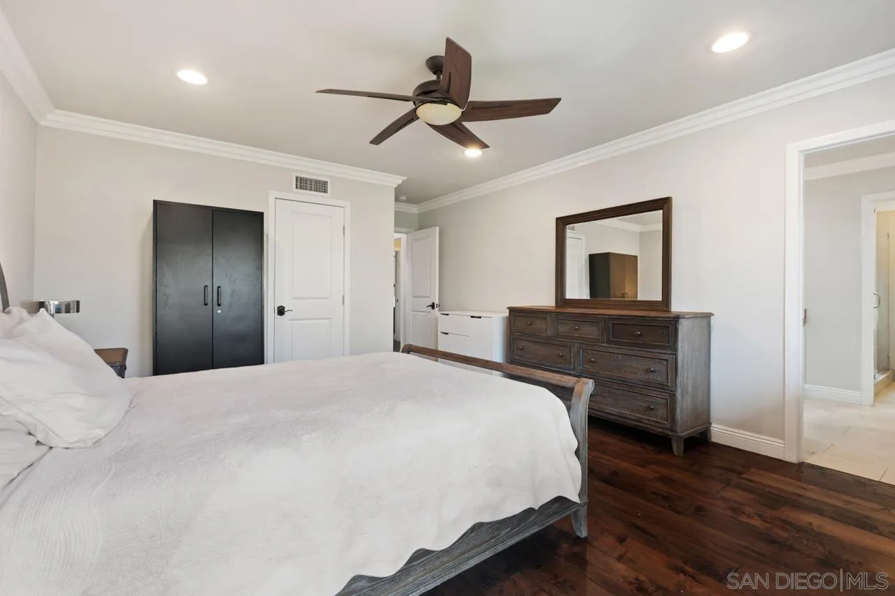 https://cdn.realtyfeed.com/cdn/127/250036996/1b637a09ce85742a057f8798b7590ca0.webp