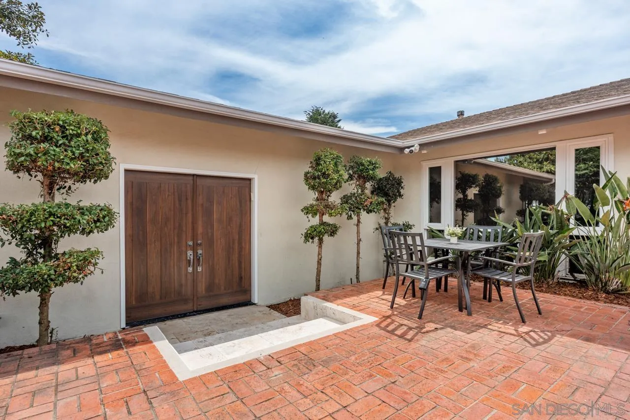 https://cdn.realtyfeed.com/cdn/127/250036996/5e1cdafd1063a3abf575ae2c4f8c48de.webp