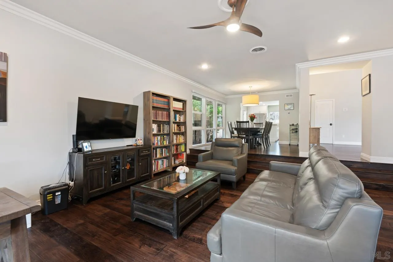 https://cdn.realtyfeed.com/cdn/127/250036996/6437920788389dcbde7614098641d80b.webp