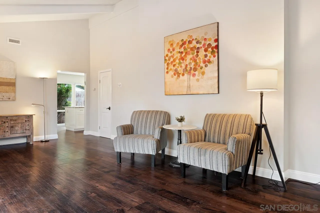 https://cdn.realtyfeed.com/cdn/127/250036996/81c4c9456380f6d2df9032a144b02bd2.webp