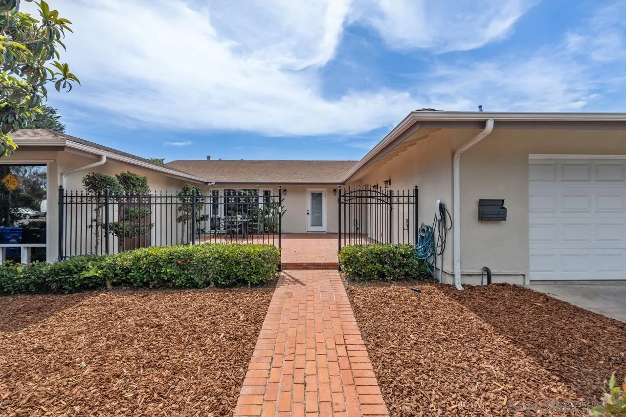 https://cdn.realtyfeed.com/cdn/127/250036996/94de97b648bf01638c63330fd1bd7f12.webp