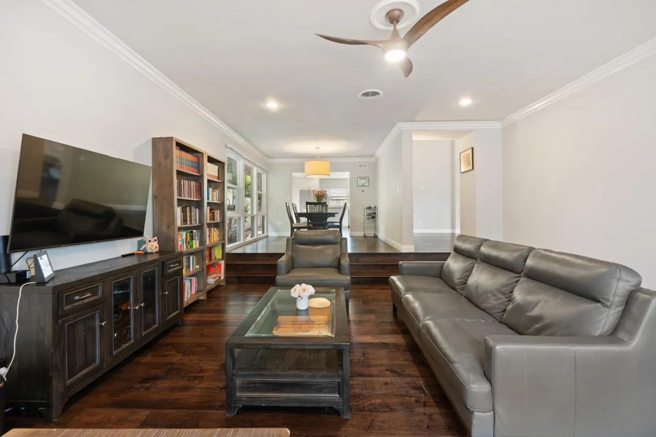 https://cdn.realtyfeed.com/cdn/127/250036996/9b2e1796fdb5c029804bf058b97e72fc.webp