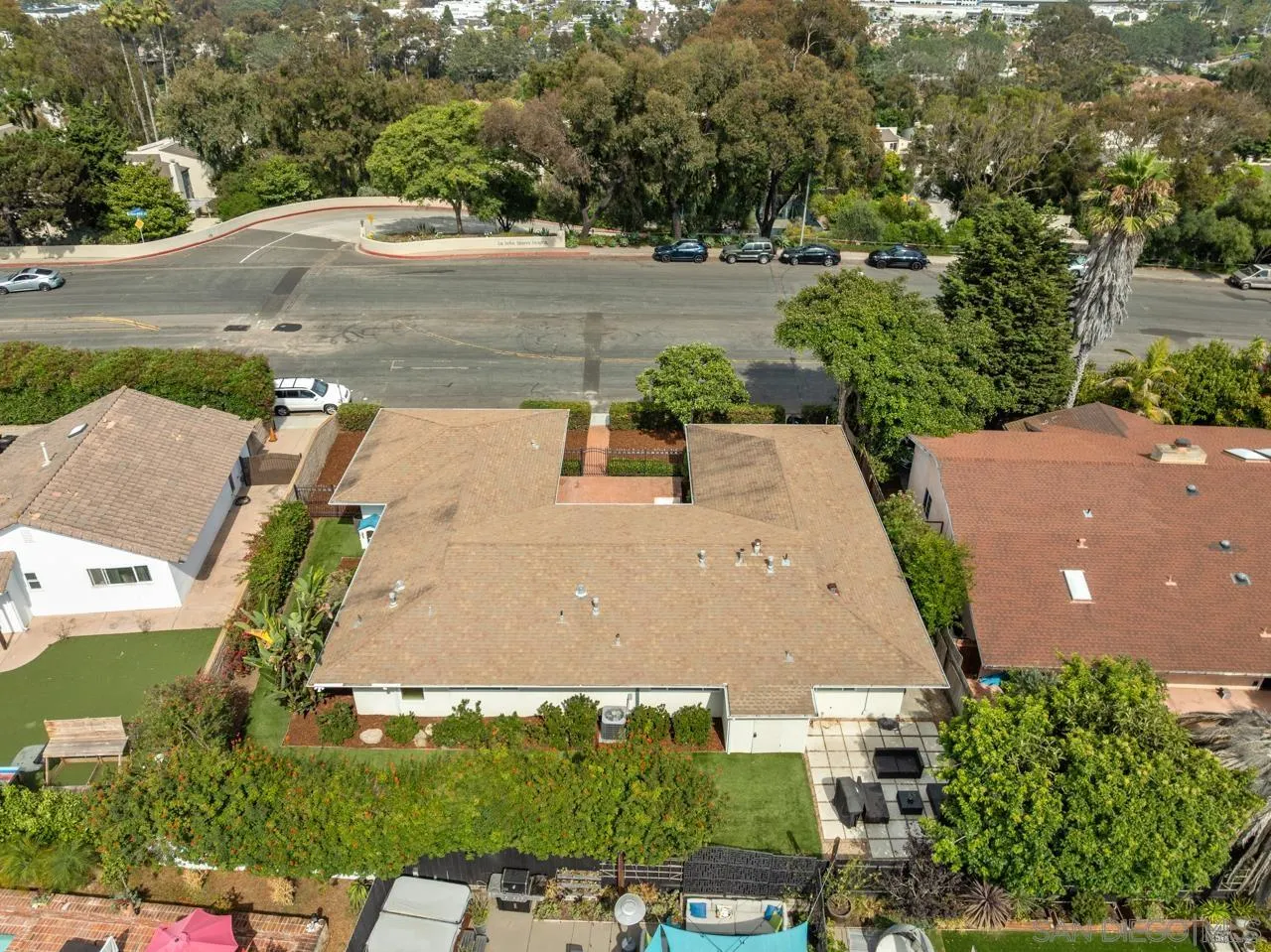 https://cdn.realtyfeed.com/cdn/127/250036996/a2761f4a4ec49c9609e128c7751b7433.webp